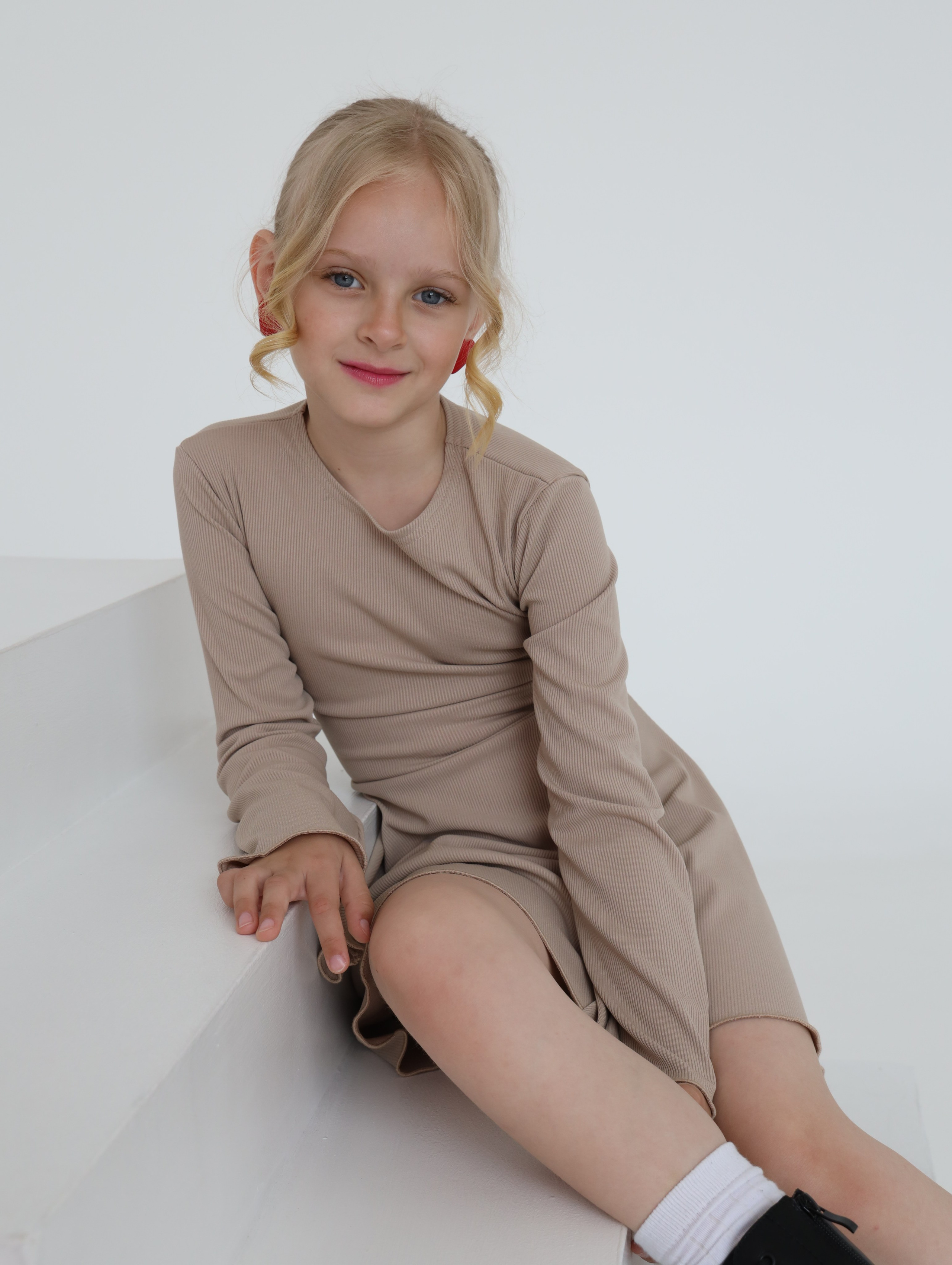 Каталожная съемка детской одежды для маркетплейса. Фотограф в Новосибирске Анна Полторацкая