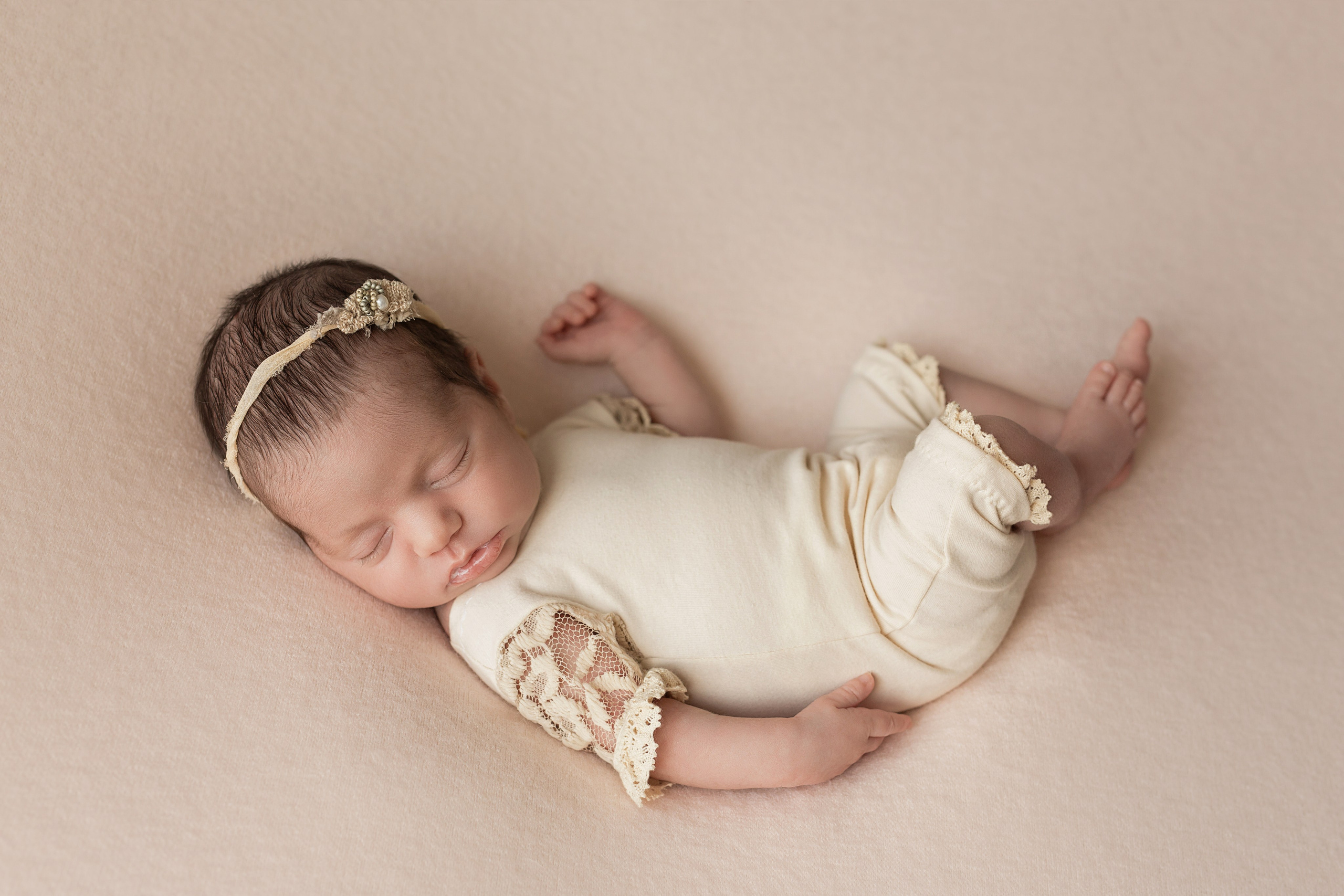 PH @annelepchenko. Retoucher Aleksmokh