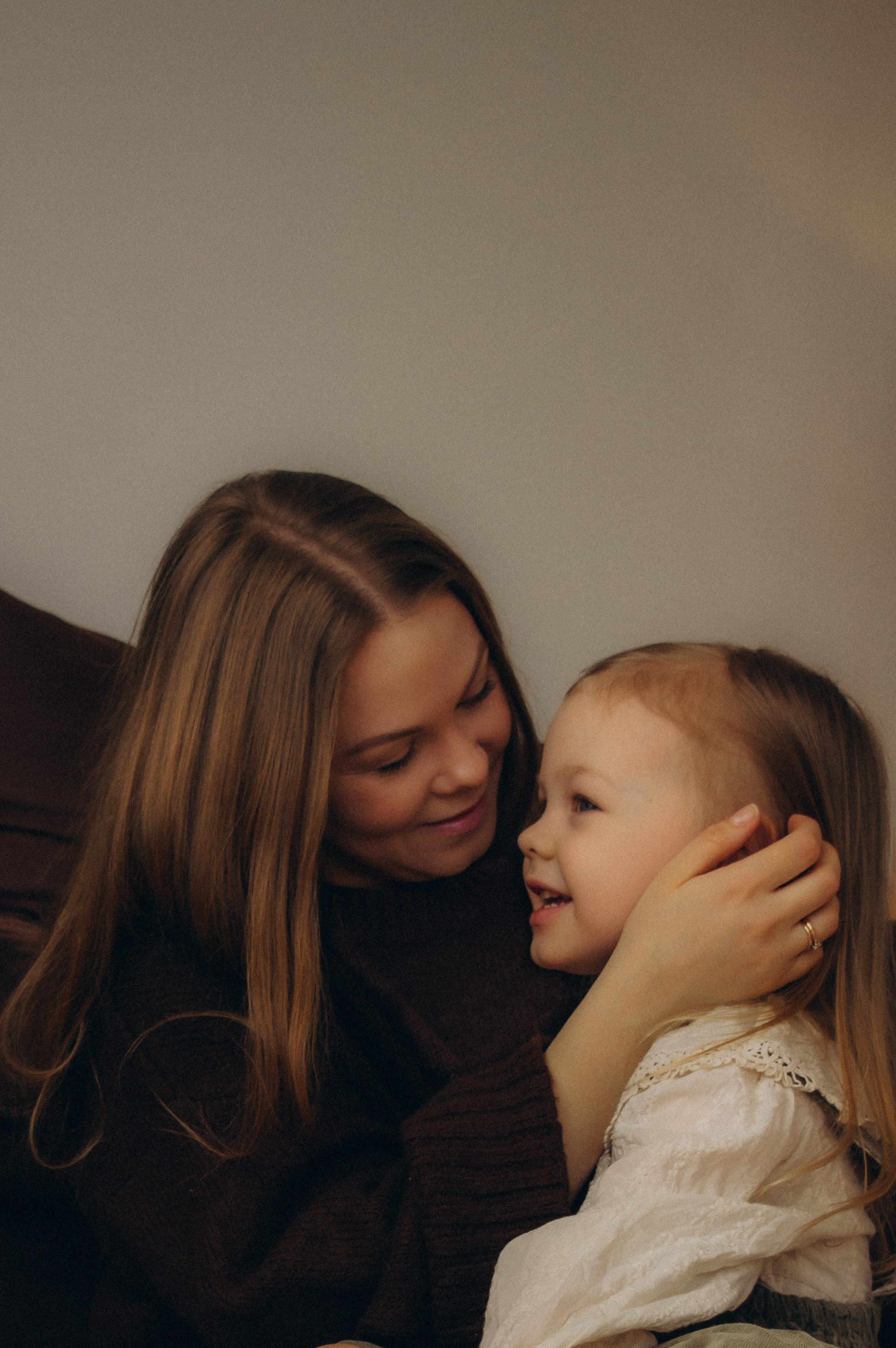 Любовь в воздухе. Семейная фотосессия в студии. Юлия Левада Семейный и женский фотограф