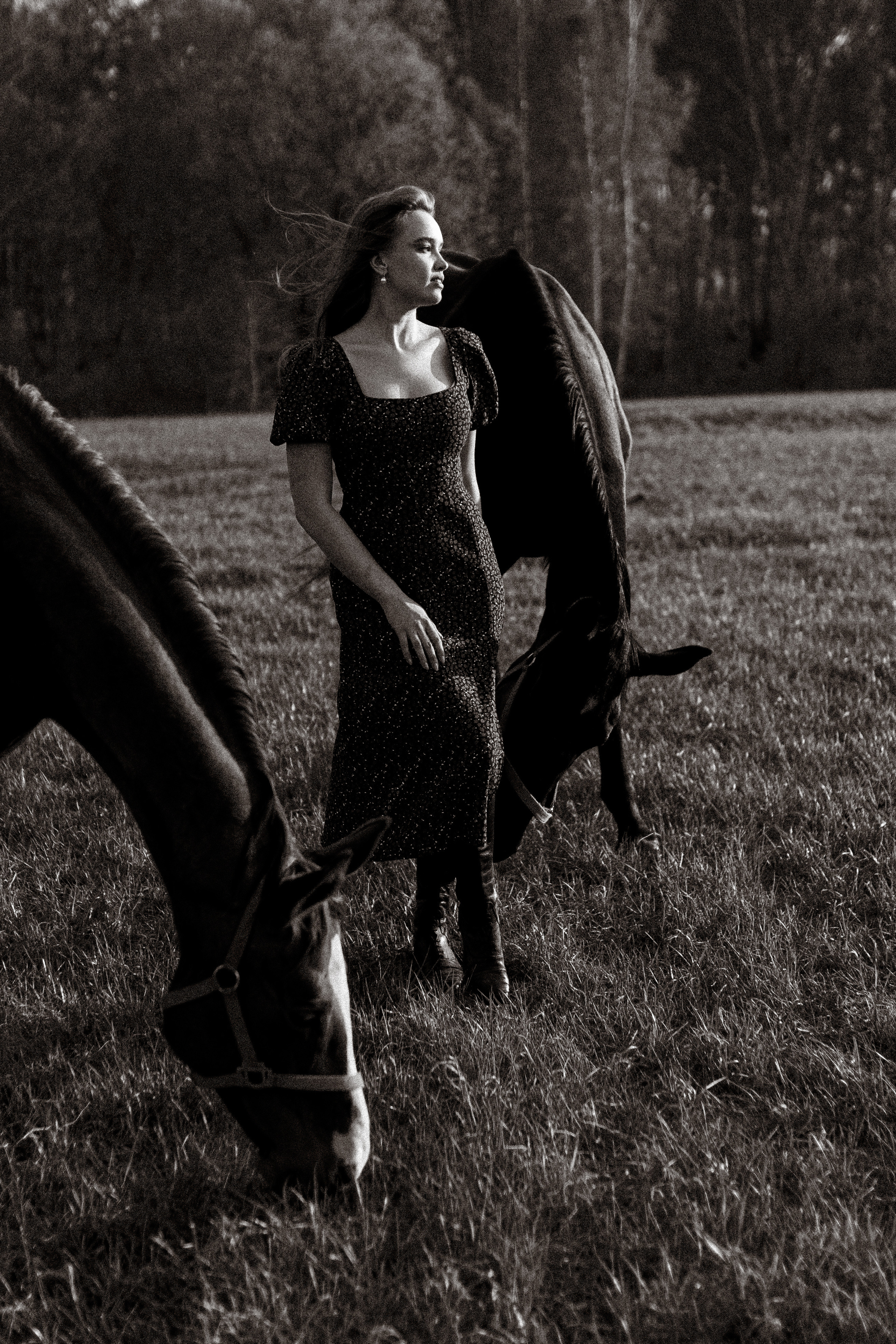 Екатерина в табуне. Фотосессии с лошадьми в Москве, Новосибирске