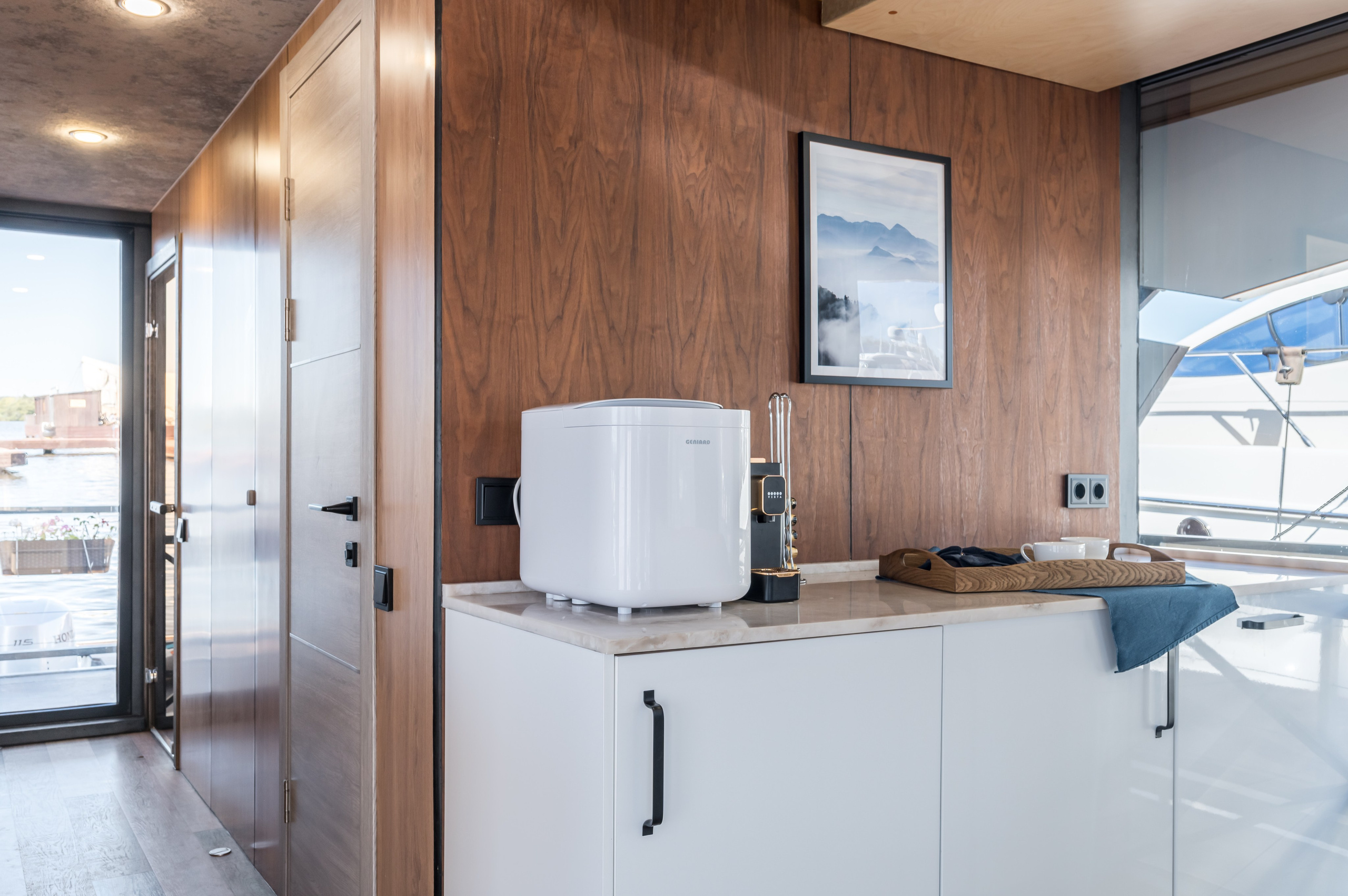 Хаусботы для вечеринок и бизнес-встреч. Интерьерный Фотограф Москва Криста FLY Труфанова