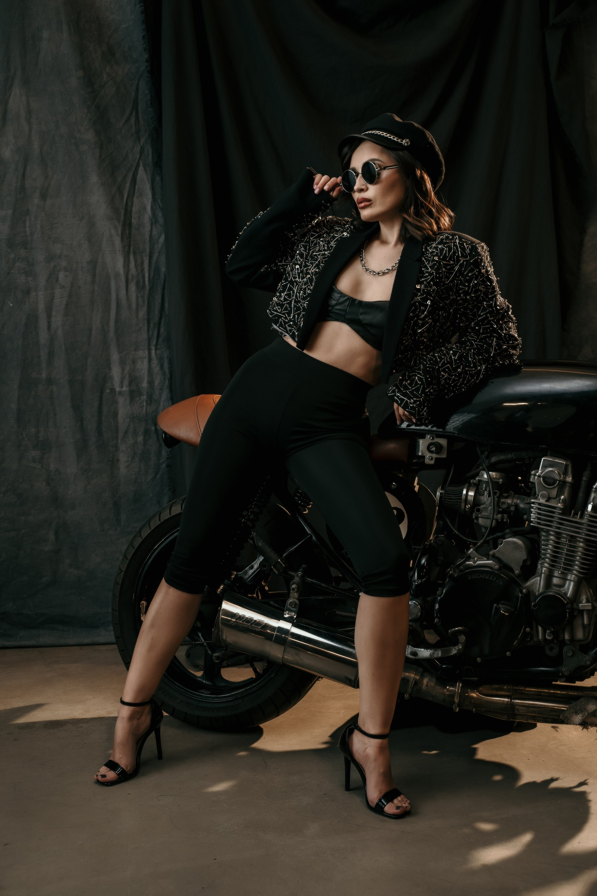 Фотосессия на мотоцикле в Санкт-Петербурге. Свадебный, семейный, портретный, репортажный фотограф в Санкт-Петербурге