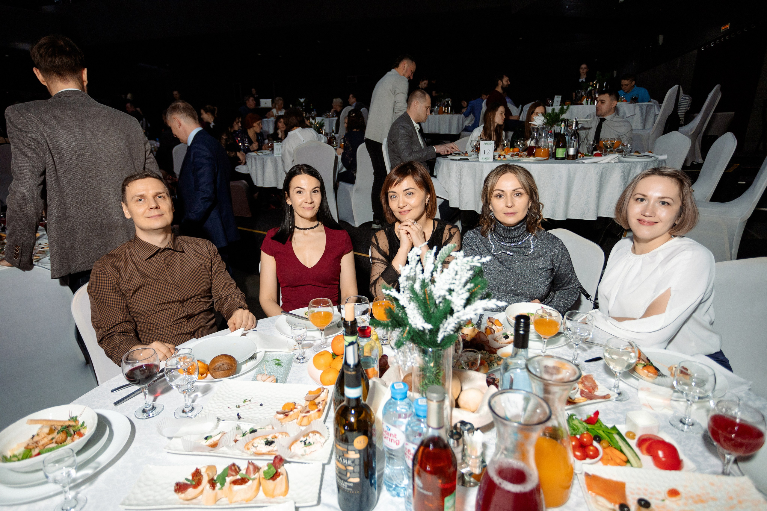 РЕПОРТАЖ: НОВЫЙ ГОД В ДК МЕТАЛЛУРГ. Профессиональный фотограф в Ижевске Леша Петров