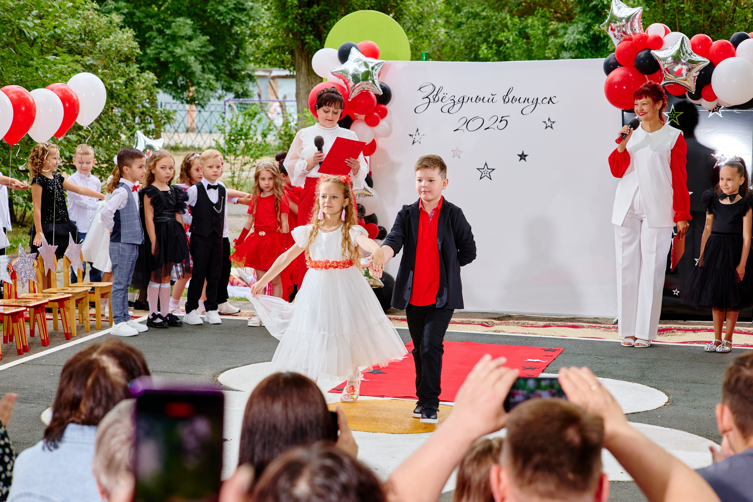 Выпускной 45 сад. Фотограф Выпускные альбомы Таганрог Сергей Коробченко