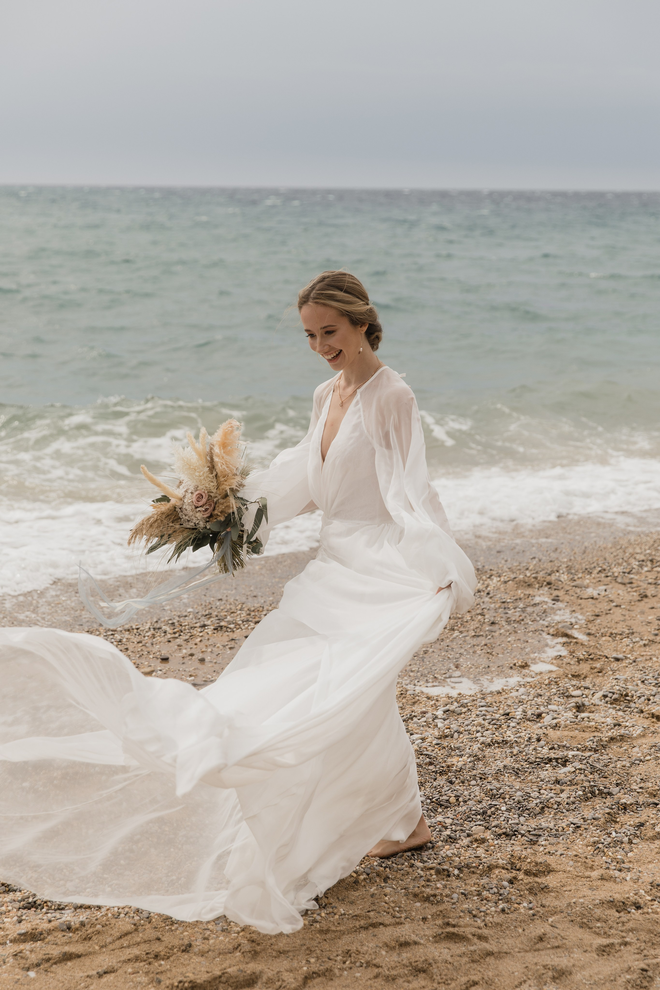 На берегу моря…. СВАДЕБНЫЙ ФОТОГРАФ В КРЫМУ И СЕВАСТОПОЛЕ