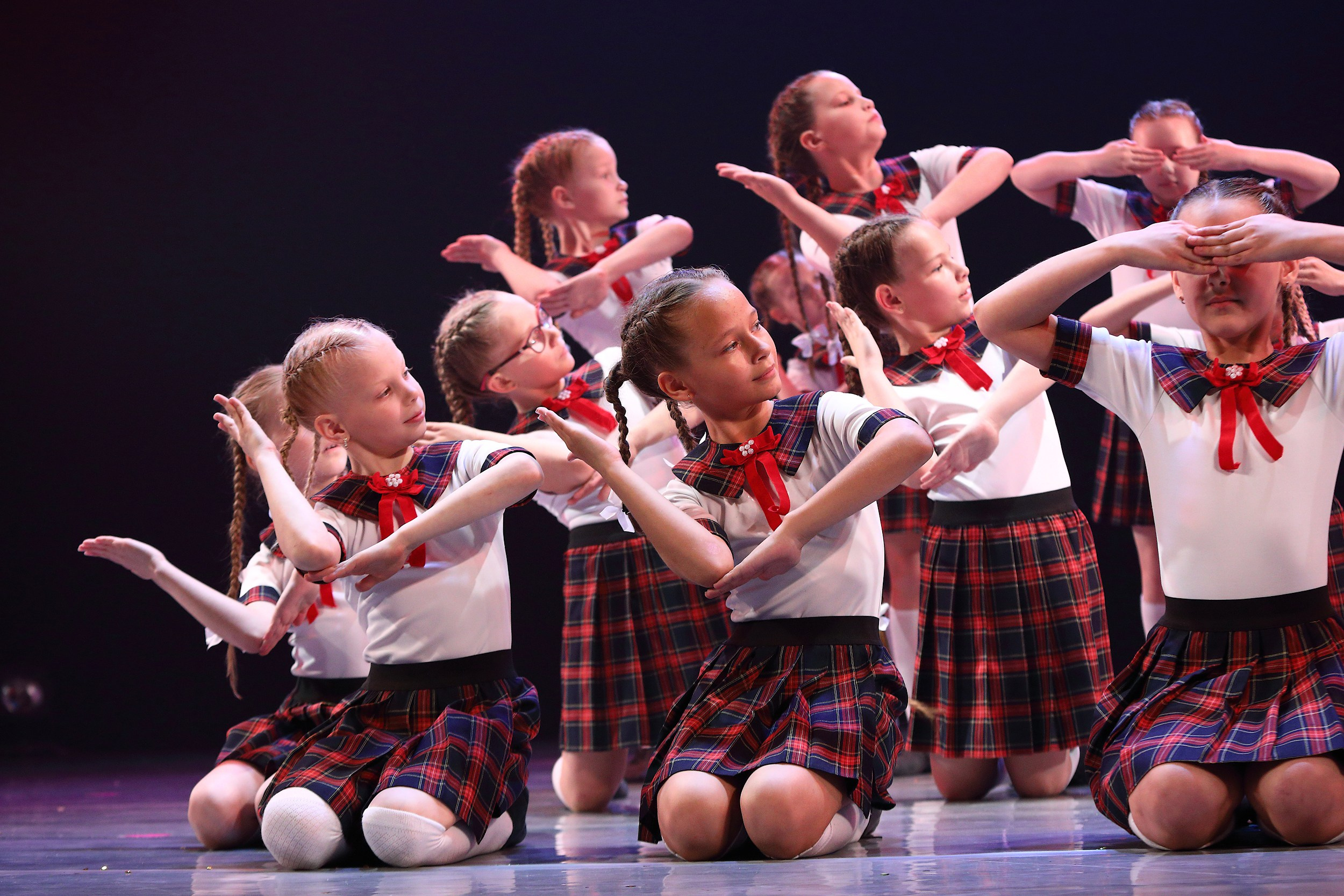 Репортажная фотосессия сцены. Свадебный и семейный фотограф и видеограф в Екатеринбурге Полянские Тимур и Анастасия