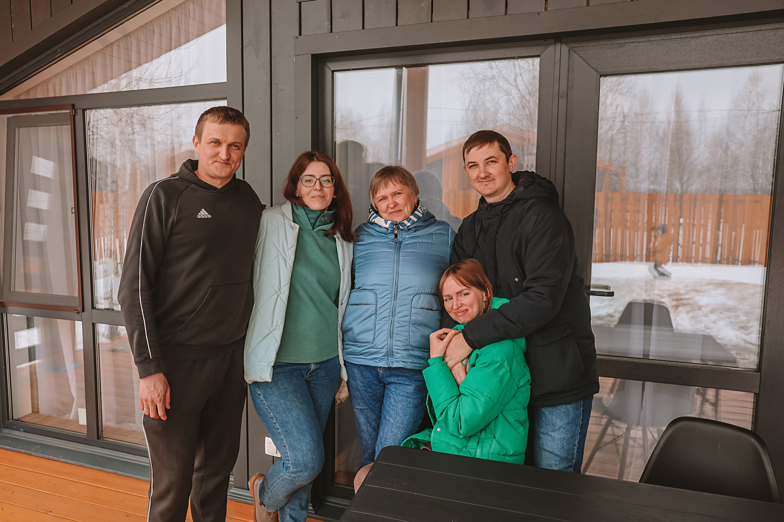 Семейная в домике (репортаж). Семейный фотограф Тюмень, фотограф на роды Салмина Мария
