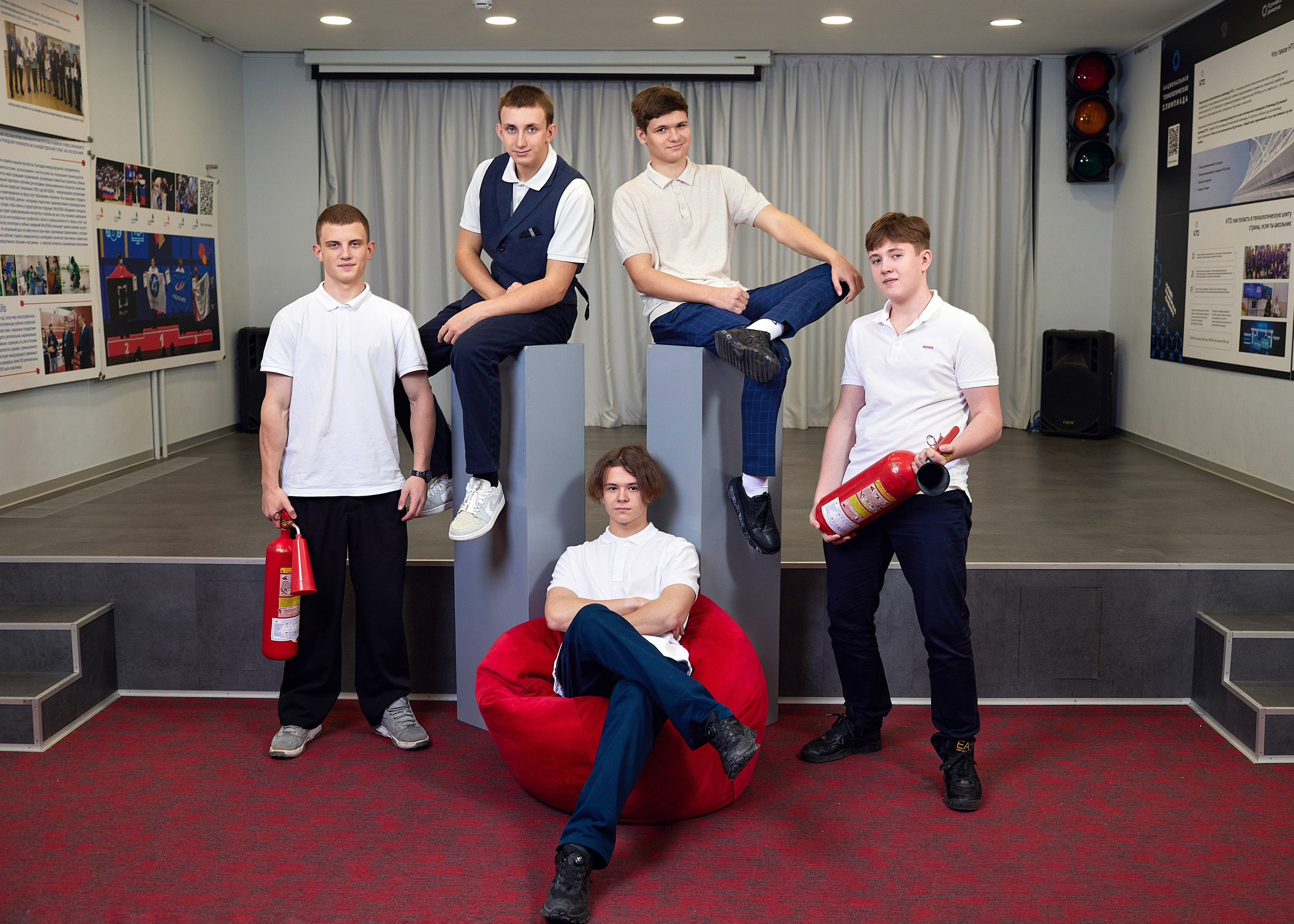 Смотреть фотографии с фотосессии. Выпускной альбом Новосибирск