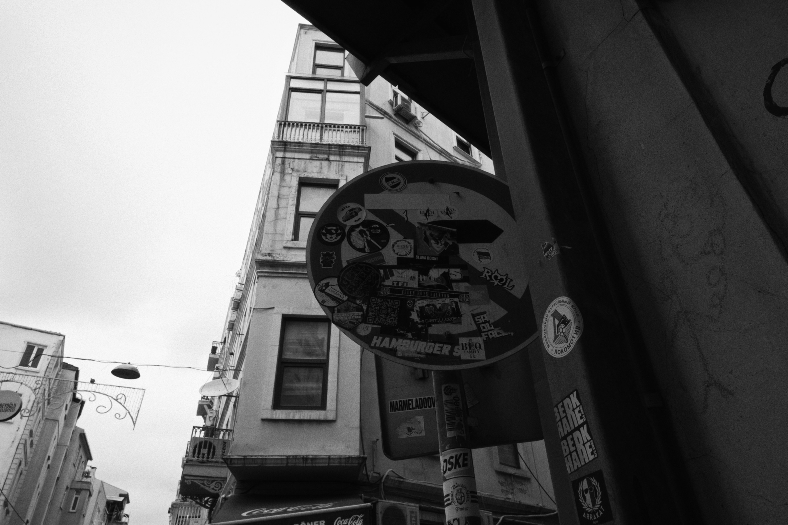 Beyoğlu x Karakoy, Istanbul / Türkey AW26. Фотограф Юрин Евгений