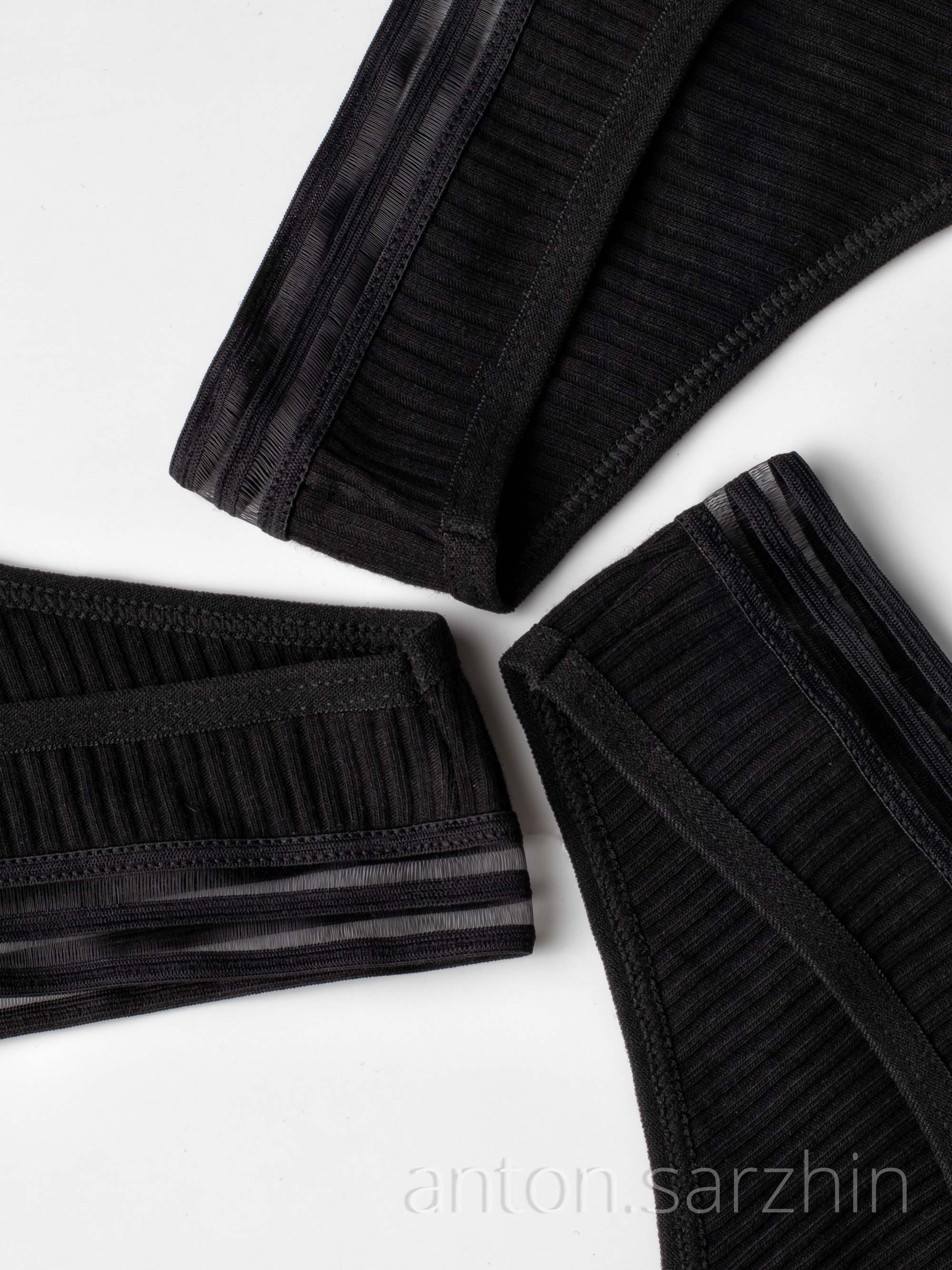 Фотосъемка комплекта черных женских трусов