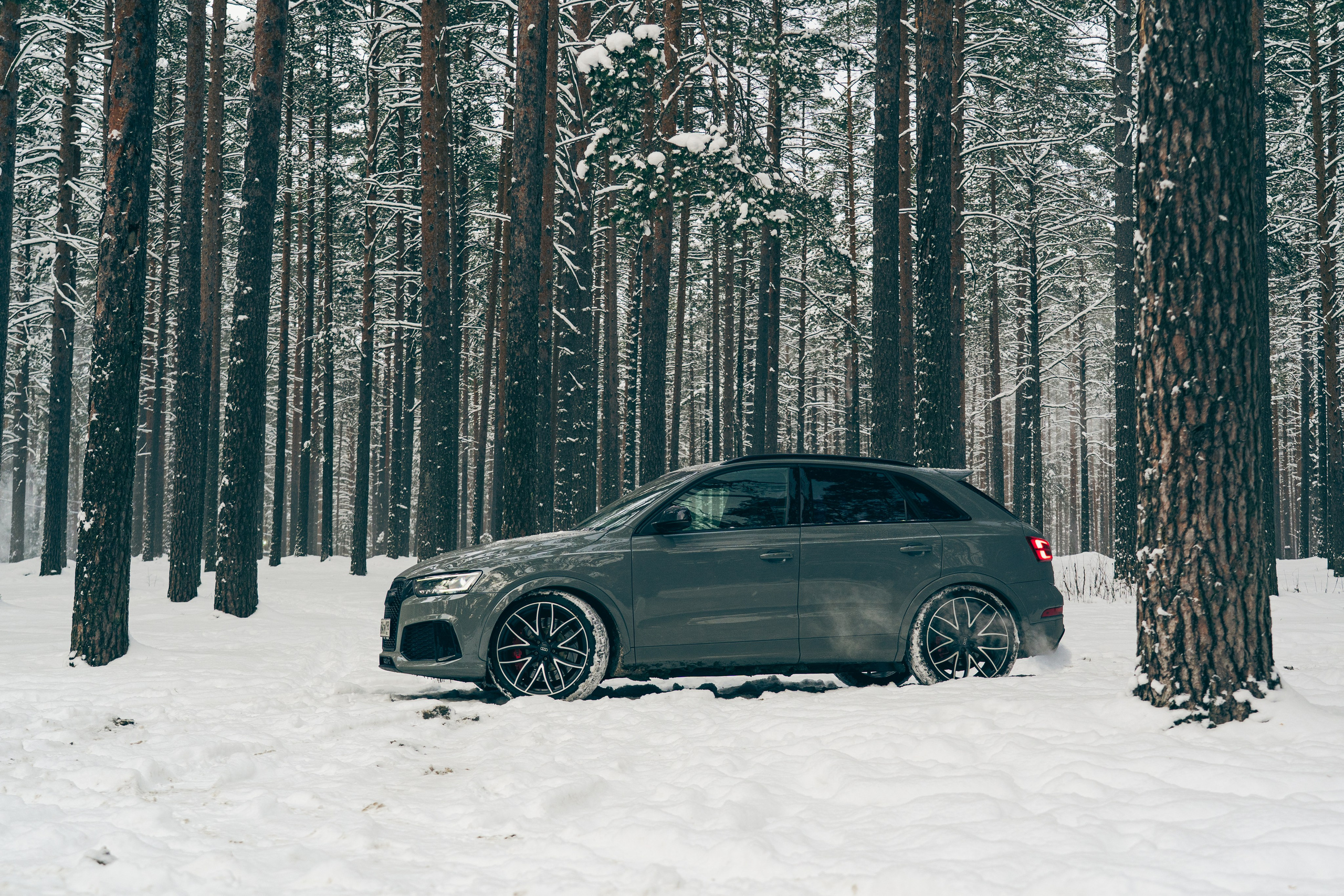 Audi Q3 Snow. Автомобильный фотограф в Санкт-Петербурге