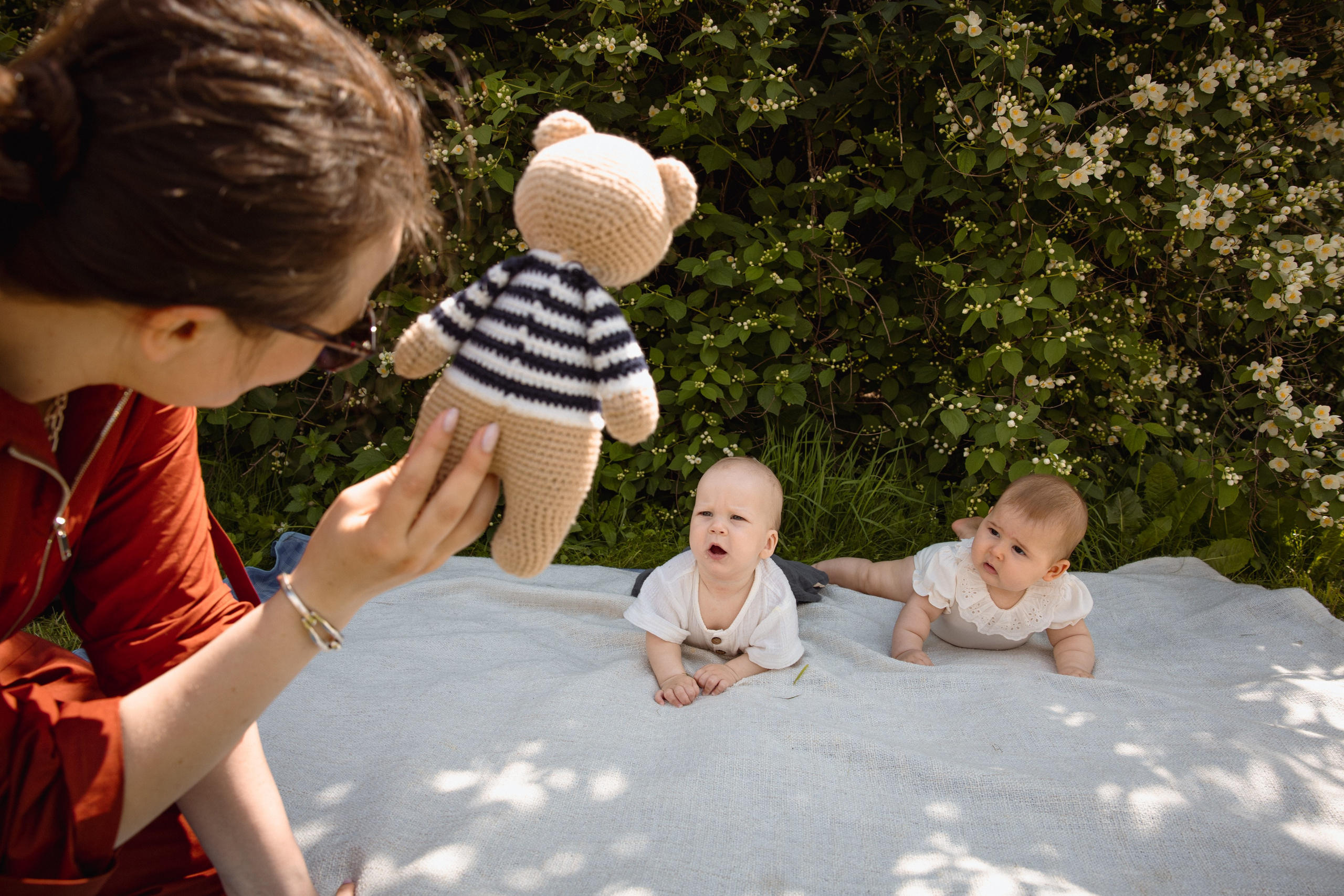 Настя с сыном у Alma-Mater. Ваш семейный newborn и lifestyle фотограф в СПБ Наталья Журавлева