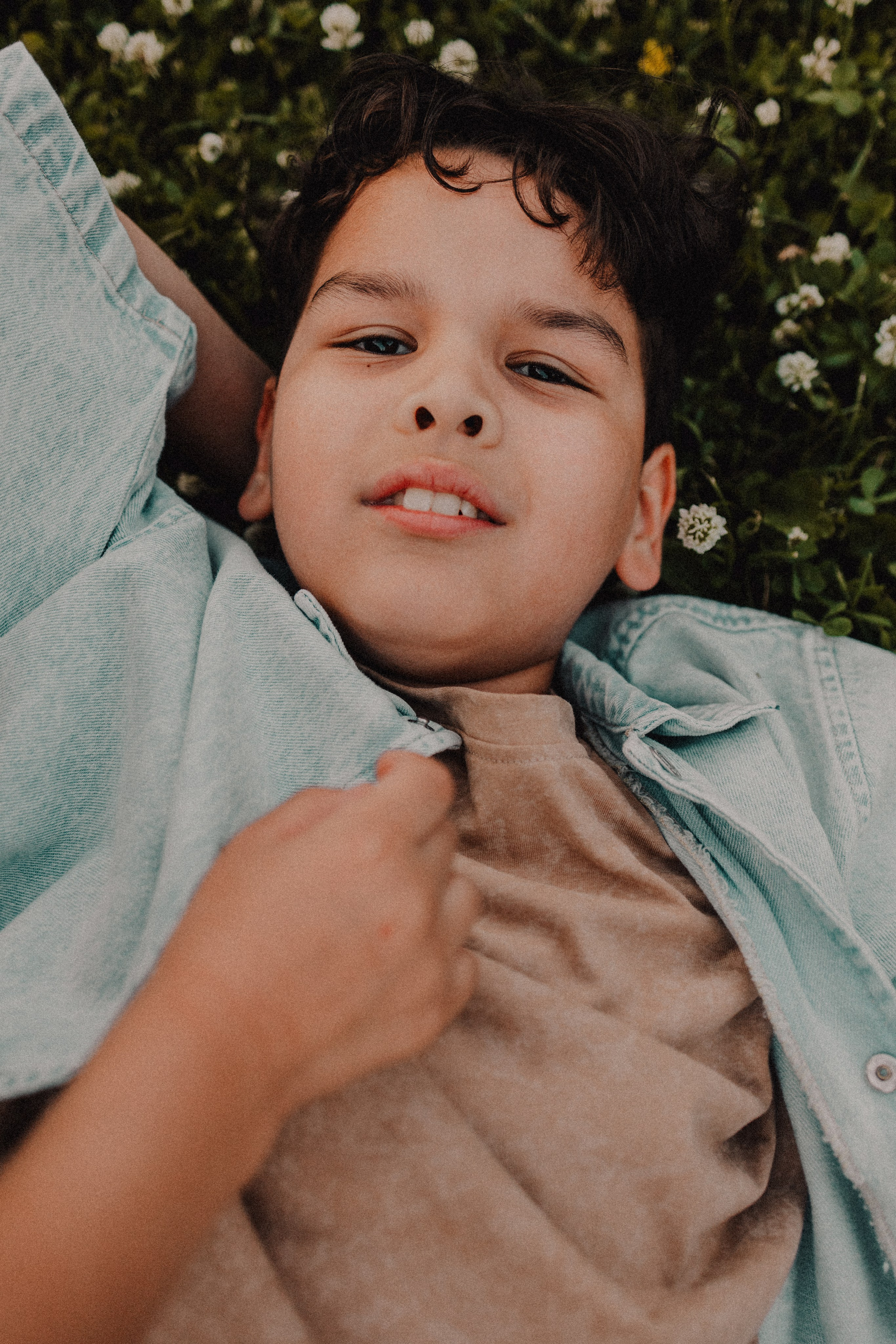 На лужайке. Семейный фотограф Москва