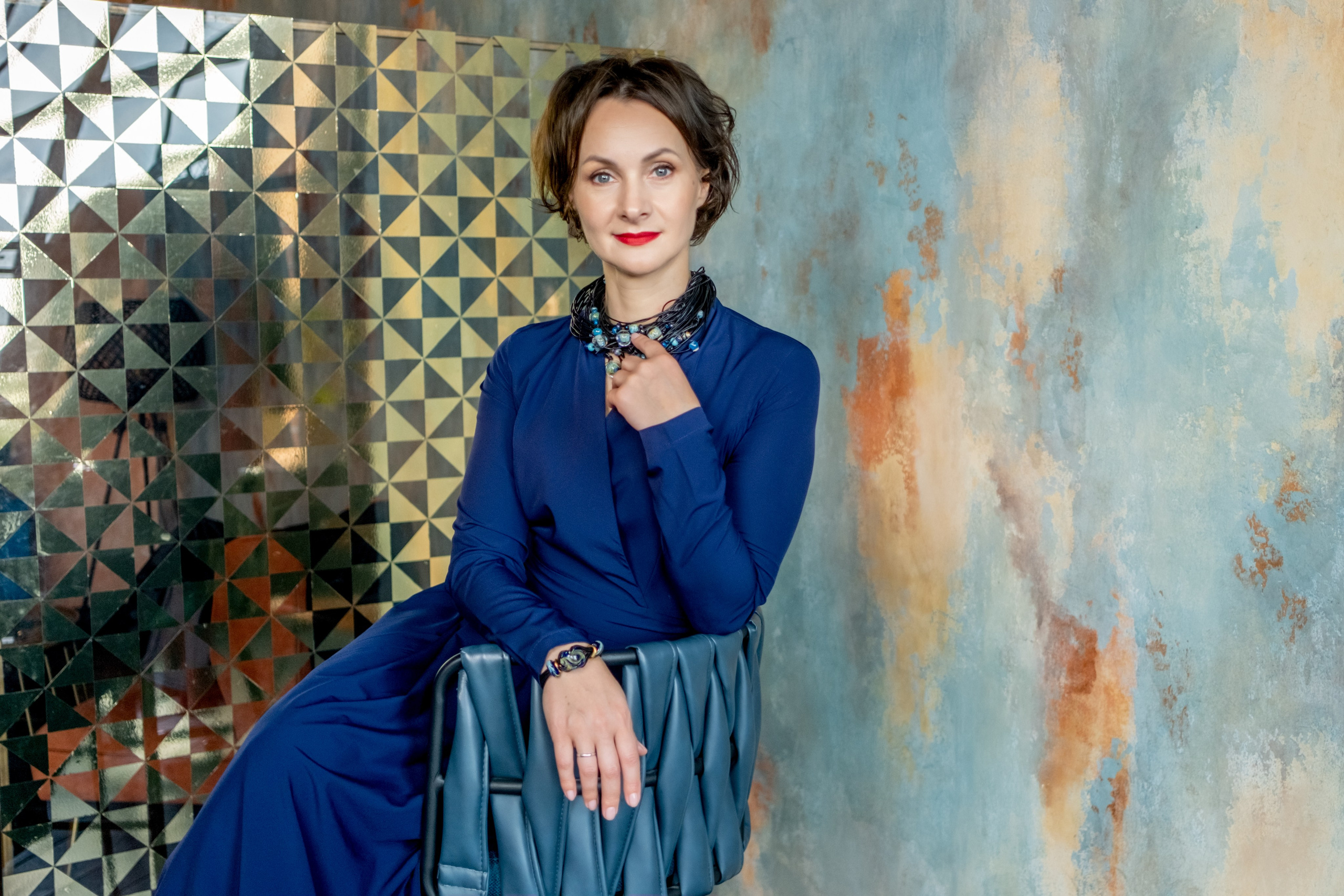 Юлия, предприниматель. Арт-стилист, визуализатор архетипических стратегий, психолог