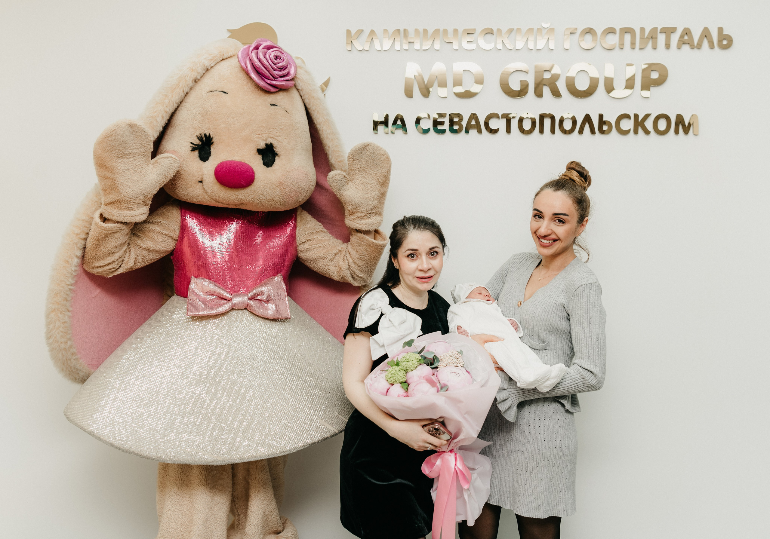 Выписка Евы. Мать и дитя на Севастопольском. Фотограф на выписку из роддома в Москве и МО