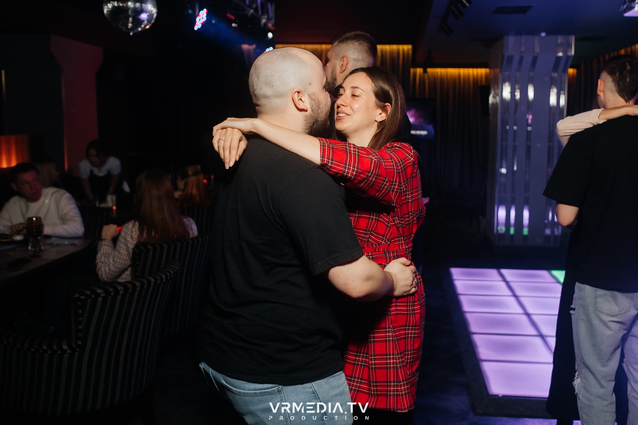 Выходные в караоке-баре «Volna»