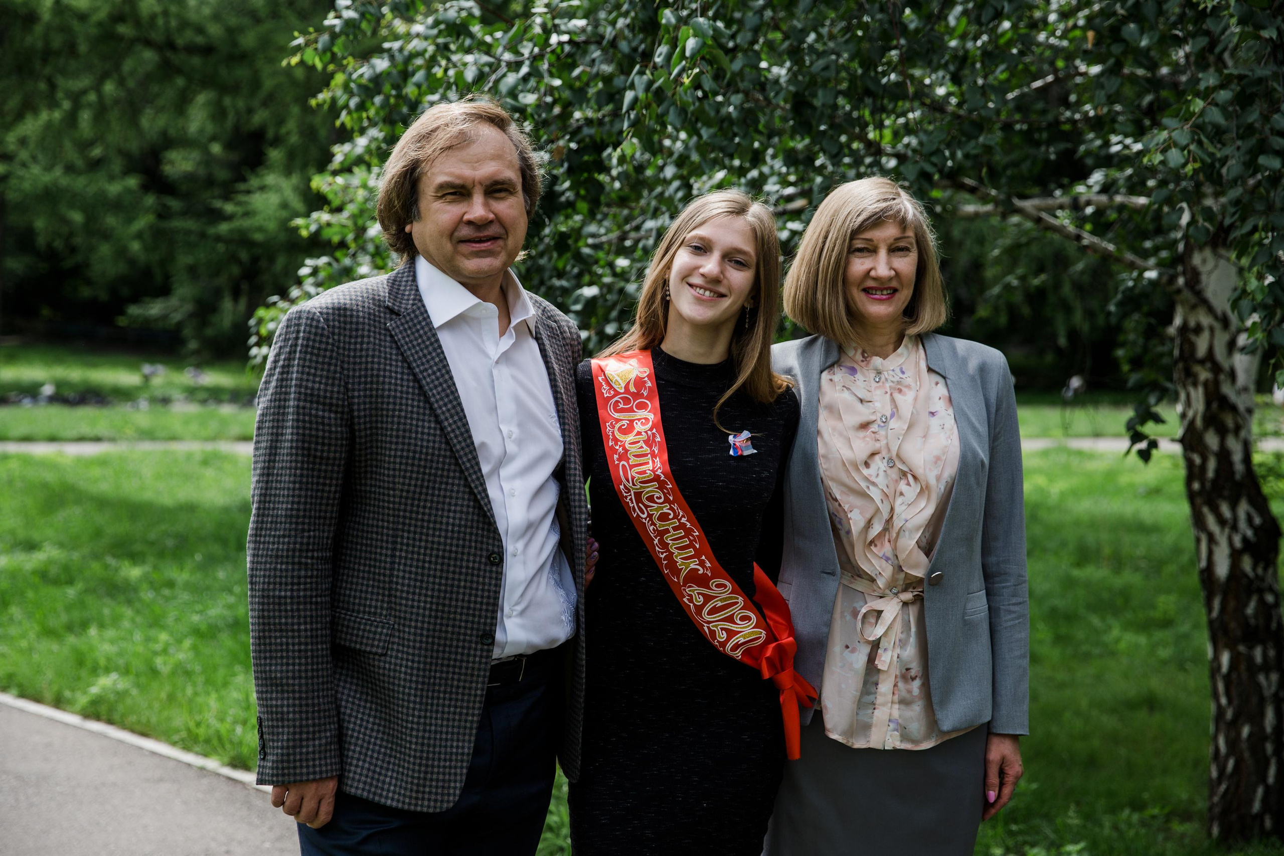 Вручение аттестатов. Марина Соколова. Контентный и семейный фотограф г. Красноярск