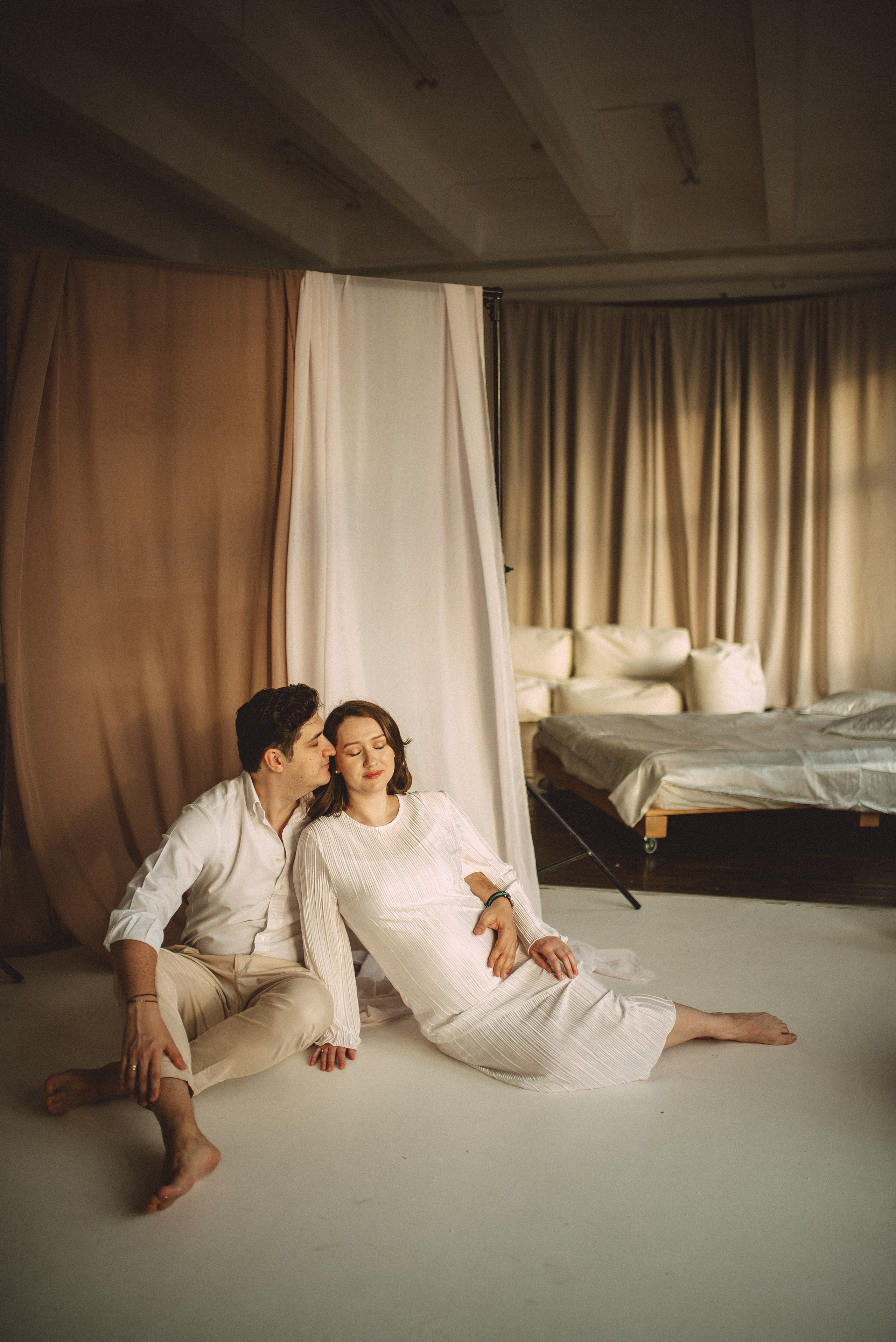 Фотосессия беременности в фотостудии. Семейная фотосессия Бутово Москва фотограф Алина Морщагина