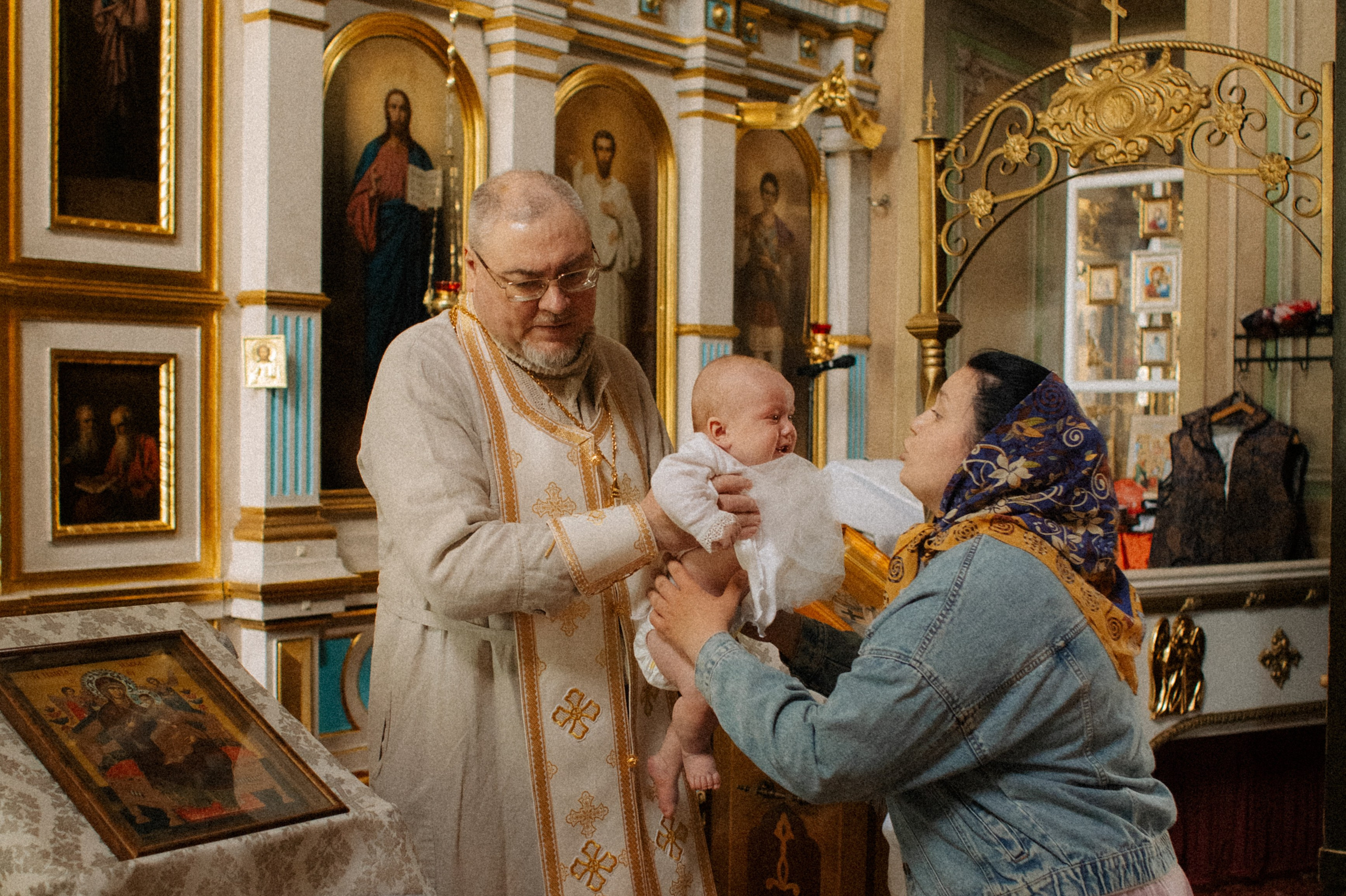 Крещение малышки Мии. Семейный фотограф Виктория Потехина Москва