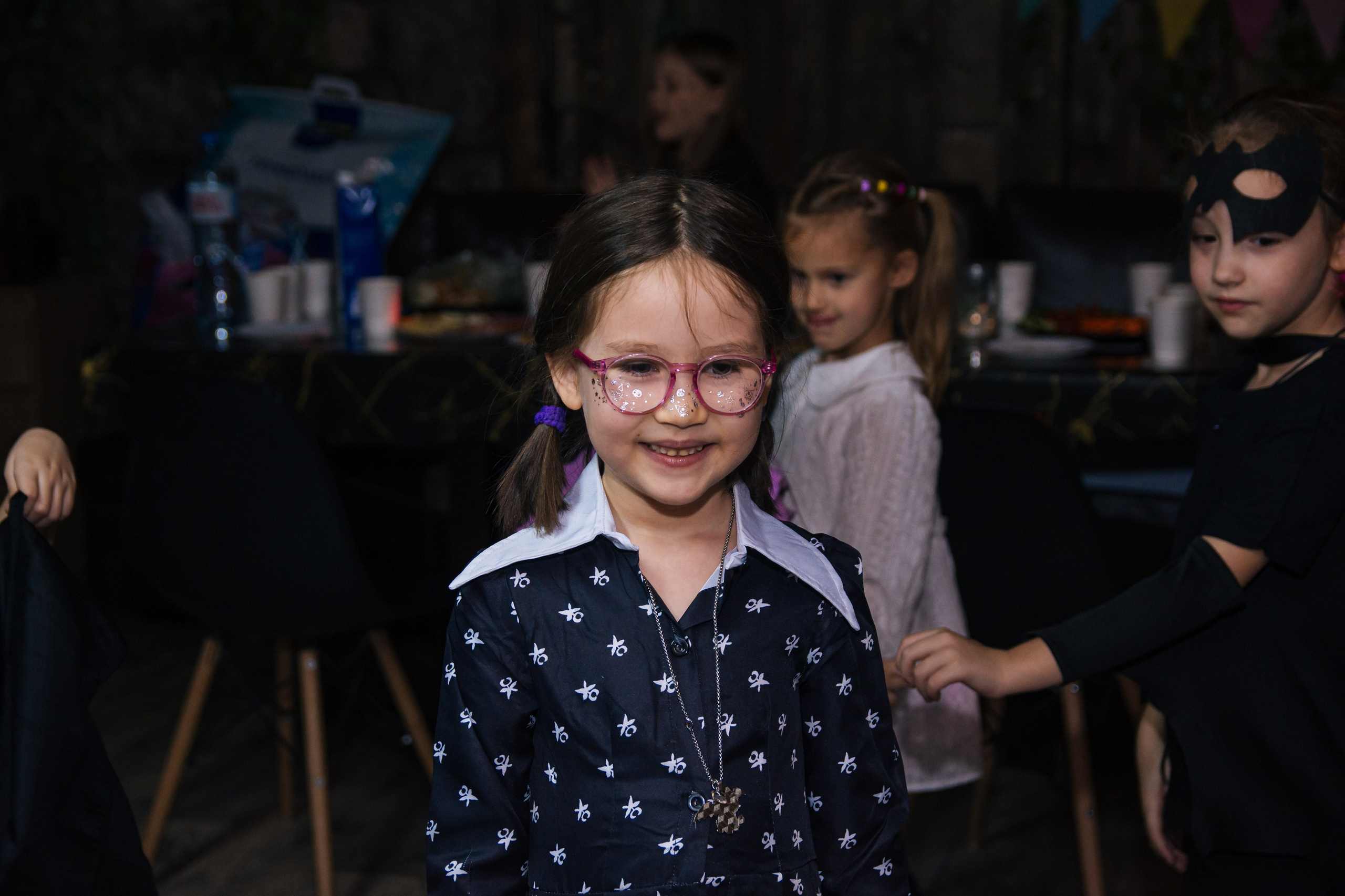 Квесты и праздники в Нелогике. Фотограф в Москве. Индивидуальные и парные съёмки, мероприятия, промо-съёмки для артистов