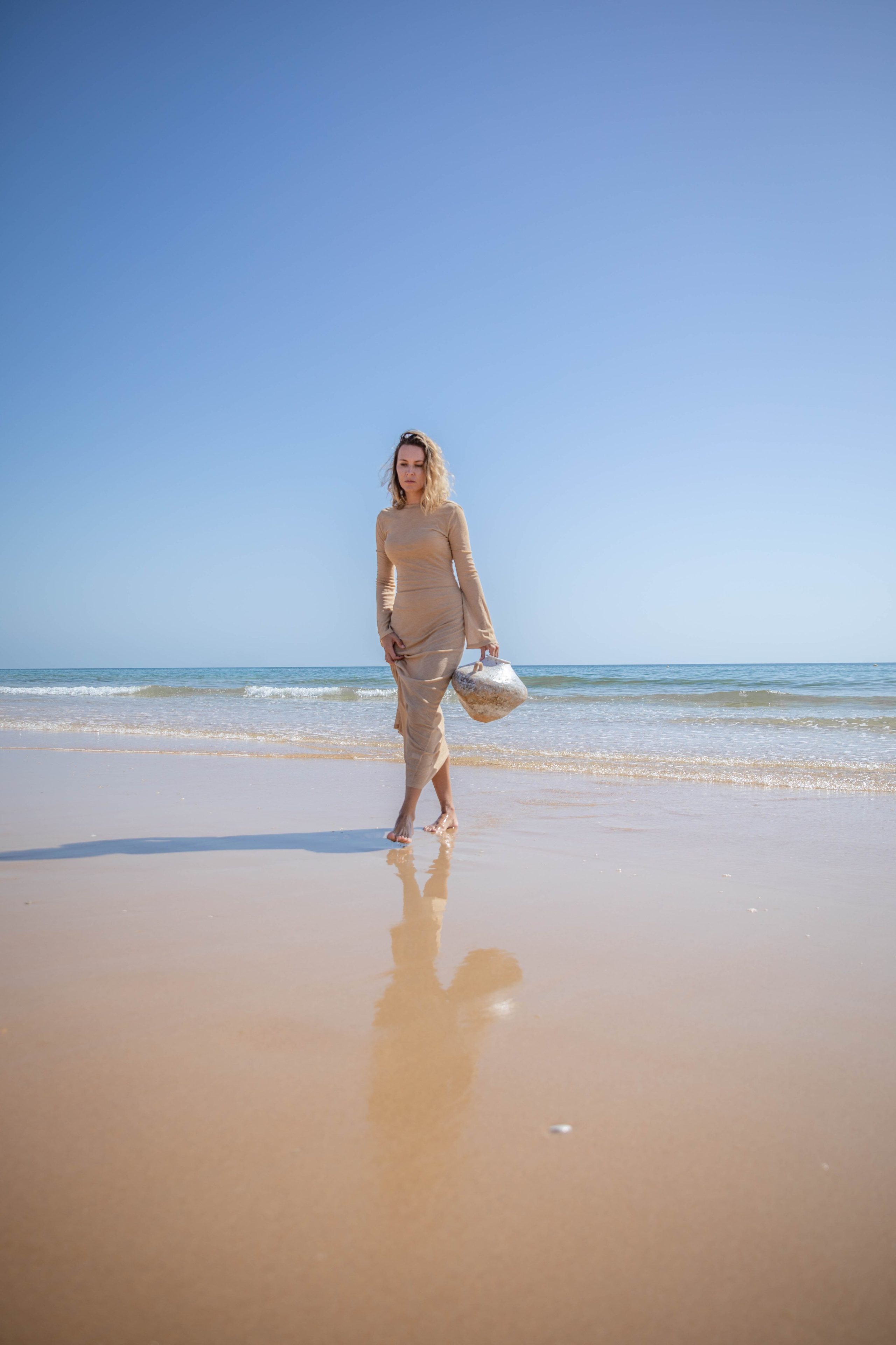 VAVA × Oksana Lomnova — A Creative Collaboration by the Ocean. Professional Photographer in Portugal. Oksana Lomnova
