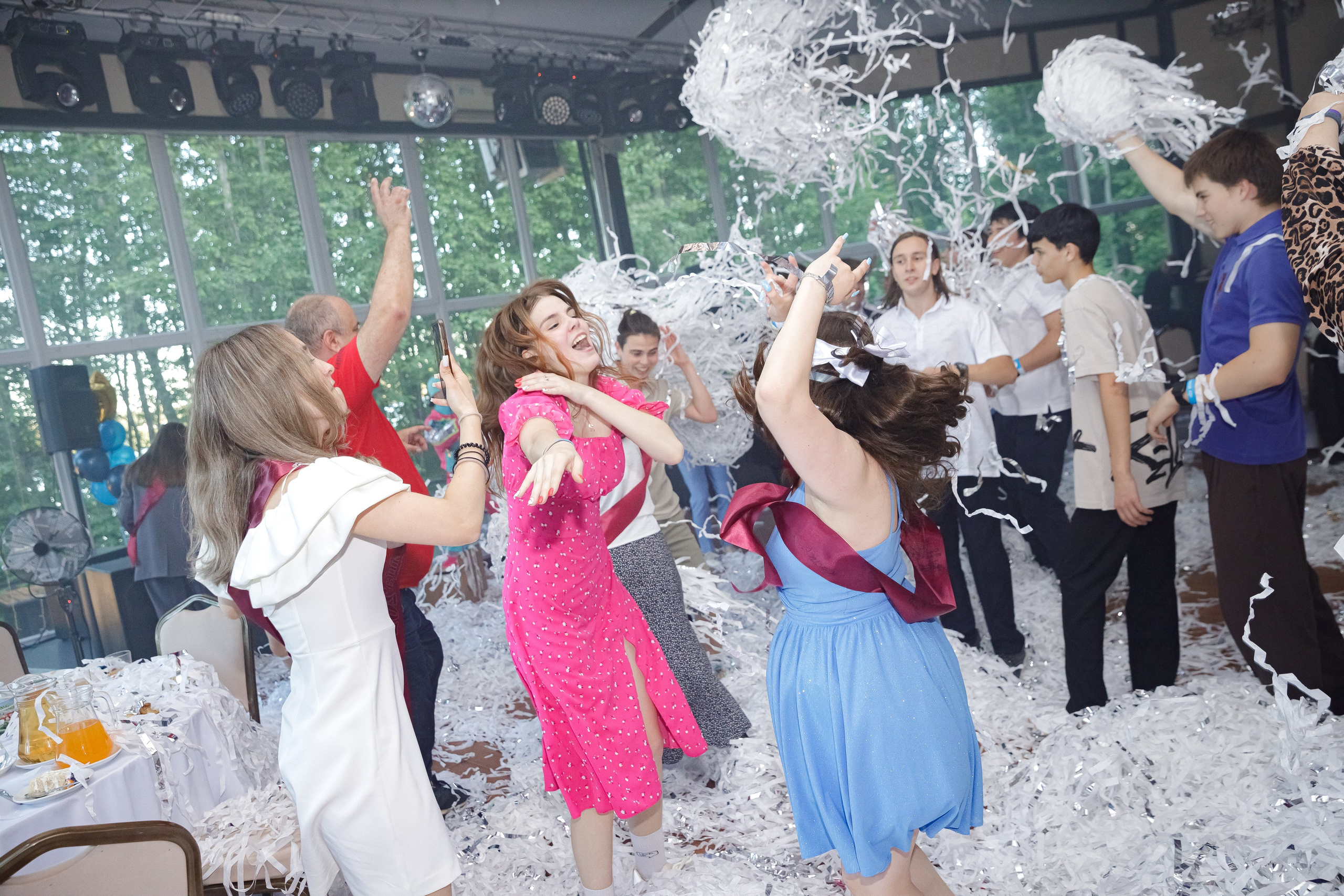 23.06.2024 Выпускной Драгунский ручей. Маша Гонтарь Семейный домашний репортажный фотограф в Санкт-Петербурге