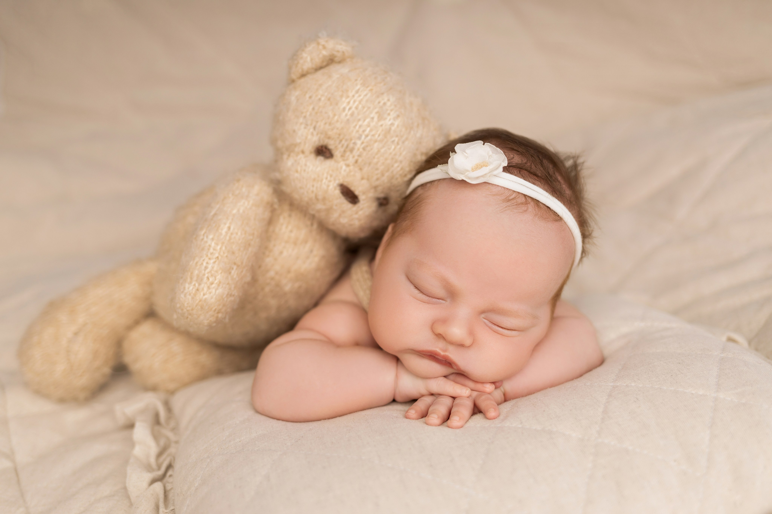 Newborn съемка в стиле Лайф. Фотограф новорожденных малышей в Омске и Омской области Эльвира Камаева