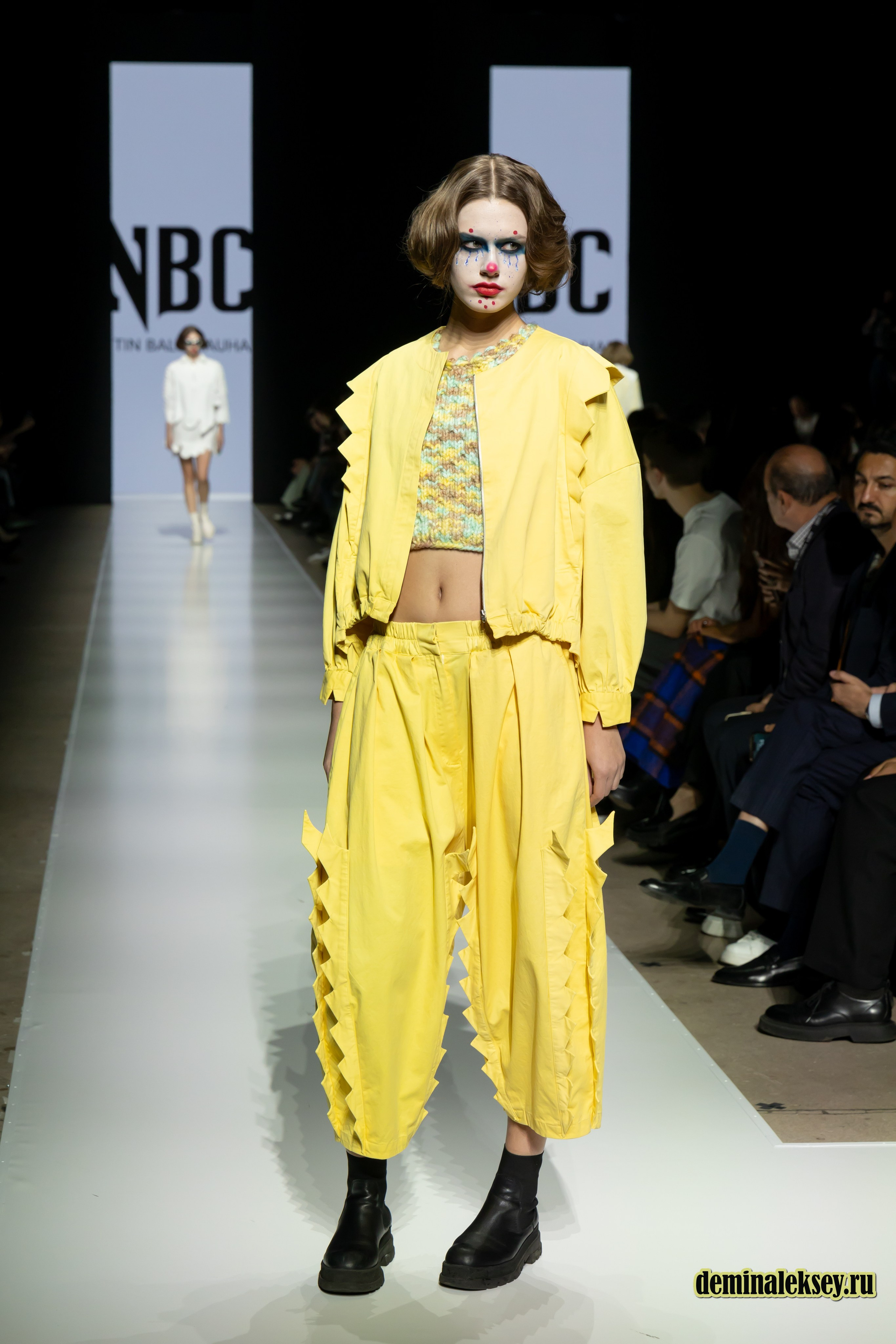 Московская неделя моды 2024 9 октября дизайнер NITIN BAL CHAHUAN presented by Fashion Design Council of India. Репортажный, семейный и студийный фотограф в Москве Демин Алексей