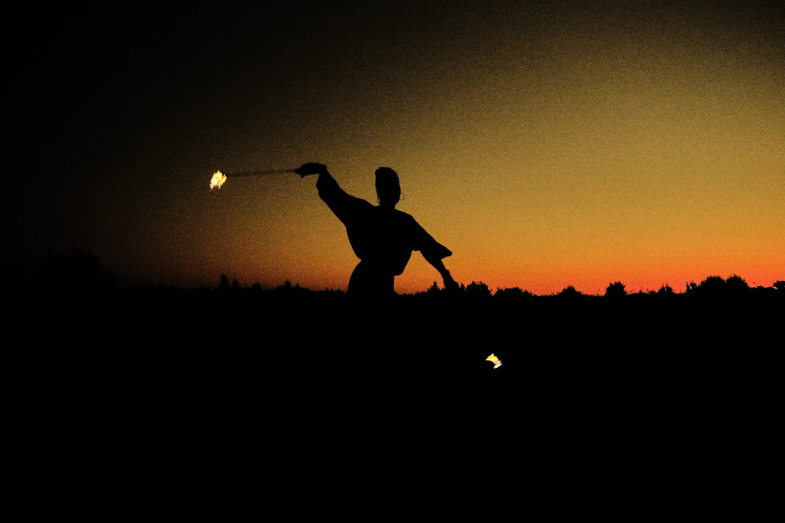 Фотоальбом с избранными женскими портретами