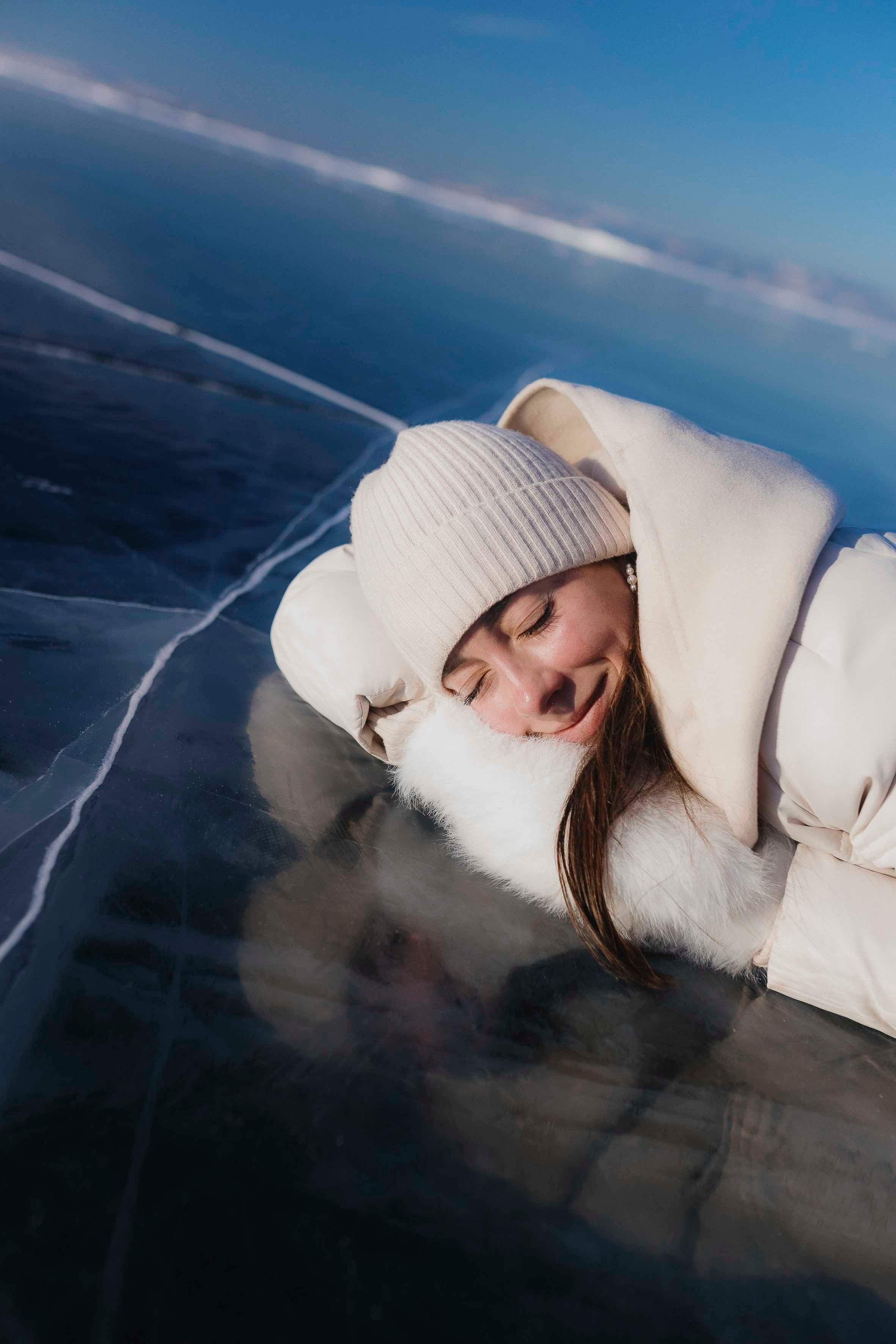 Ледяное зеркало. Фотограф Ольхон, Регина