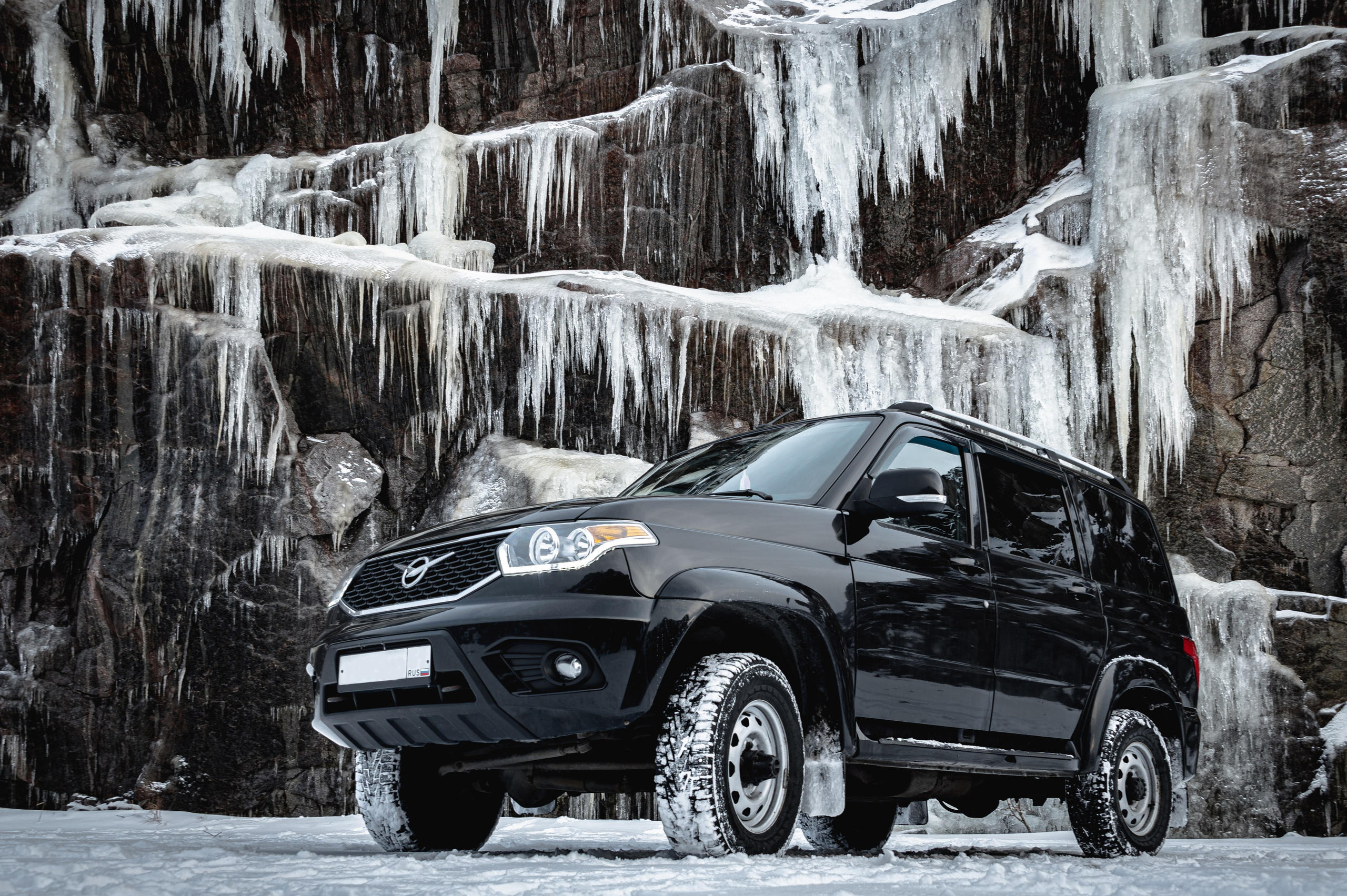 Фотосъемка автомобилей. Фотограф Роман Адлер. Фото УАЗ Патриот. Серия Русский Север 2023 