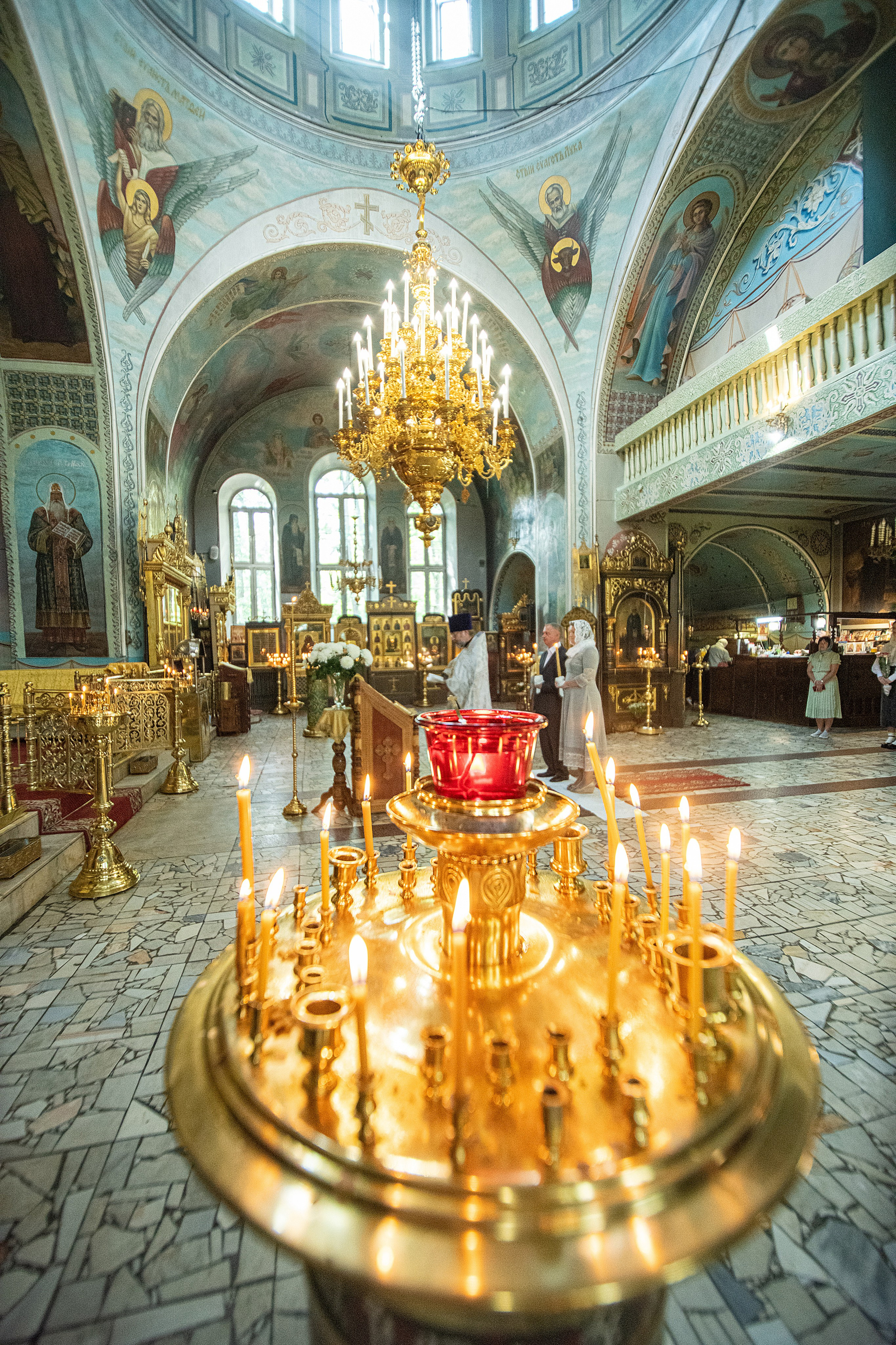 Венчание Натальи и Виктора в Храме Адриана и Натальи в Бабушкине. Фотограф Крещения и Венчания в Москве и МО