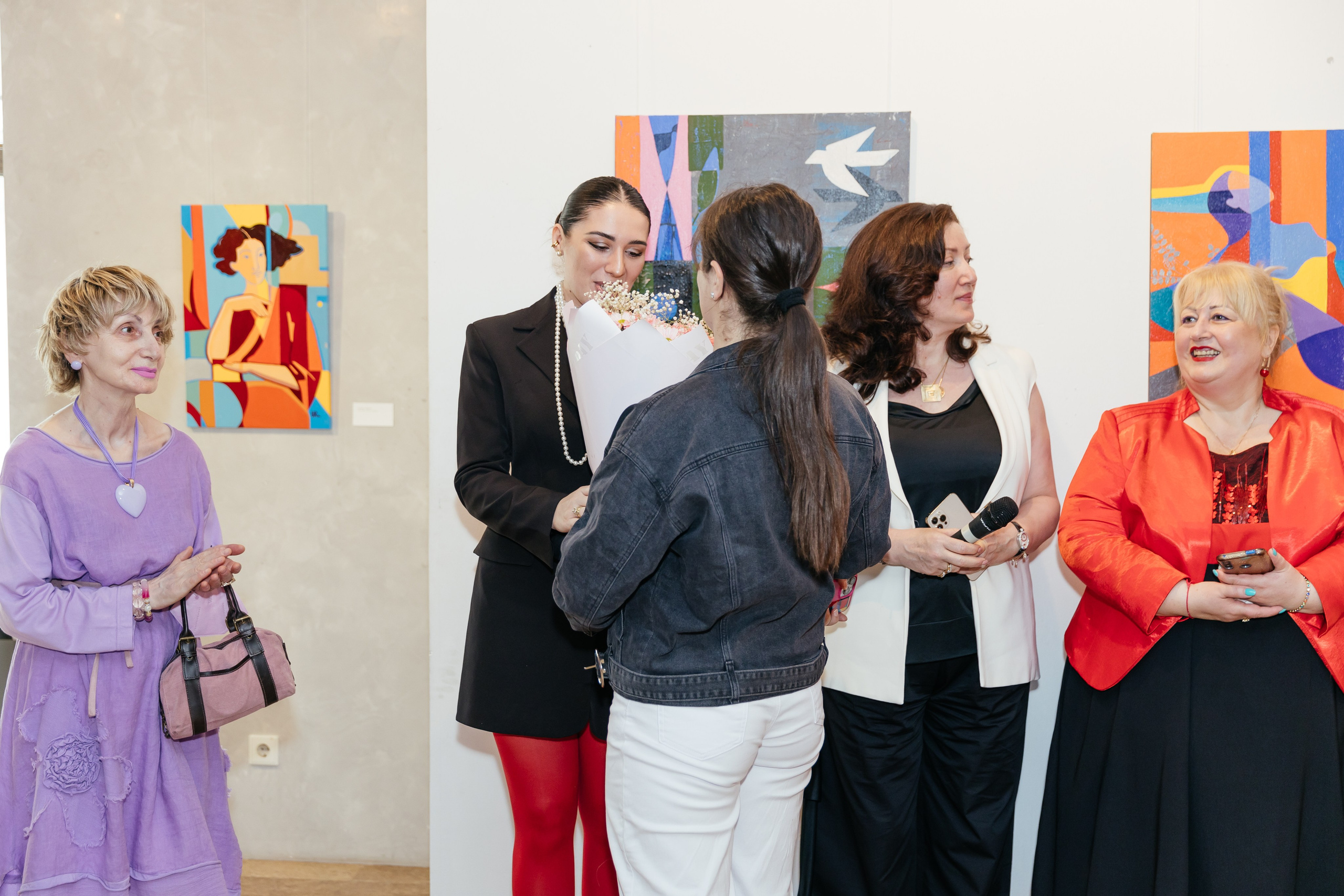 Выставка Лиры Алборовой «Цвет — это я». Свадебный и репортажный фотограф в Санкт-Петербурге Николай Голованов