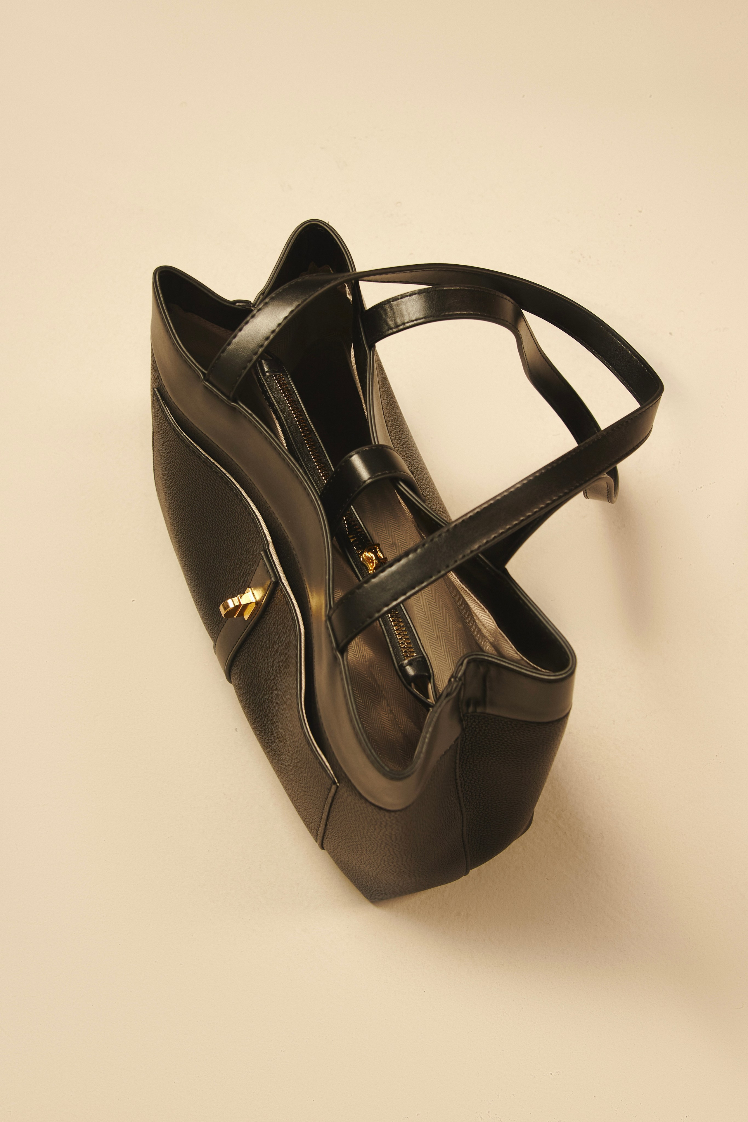 Bags. Fashion, portrait, personal photographer. Almaty, KZ