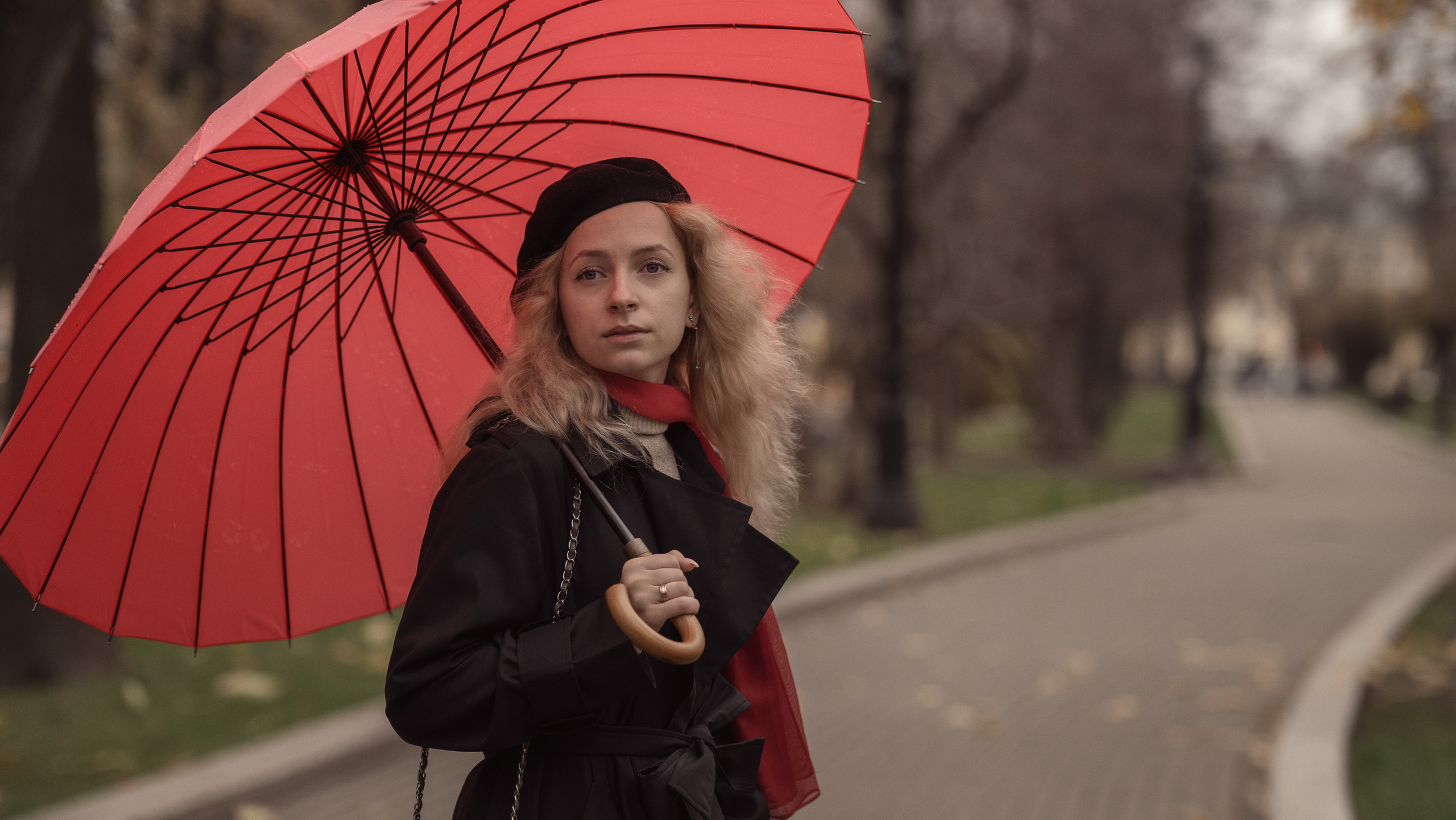 Под красным зонтиком. Семейный фотограф Новая Рига (Звенигород, Истра) Евгения Литовченко