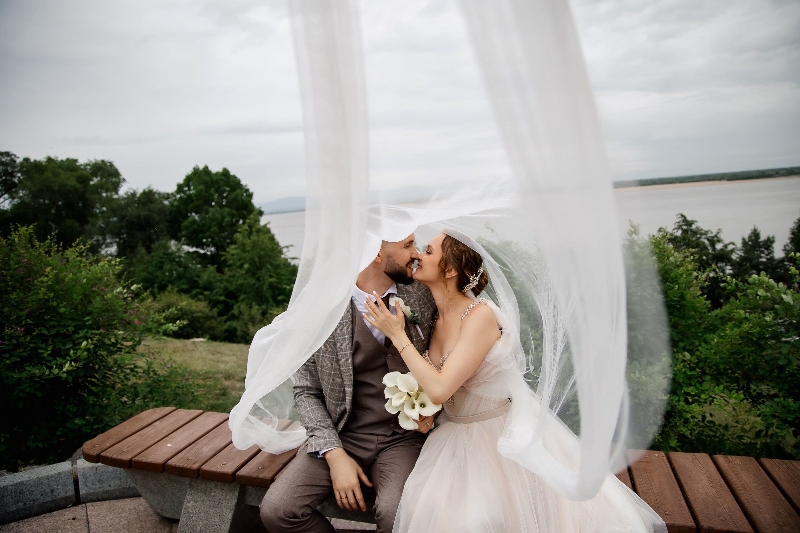 Степан и Ульяна. Утро. Загс. Прогулка. Дождь и солнце. Свадебный фотограф в Хабаровске