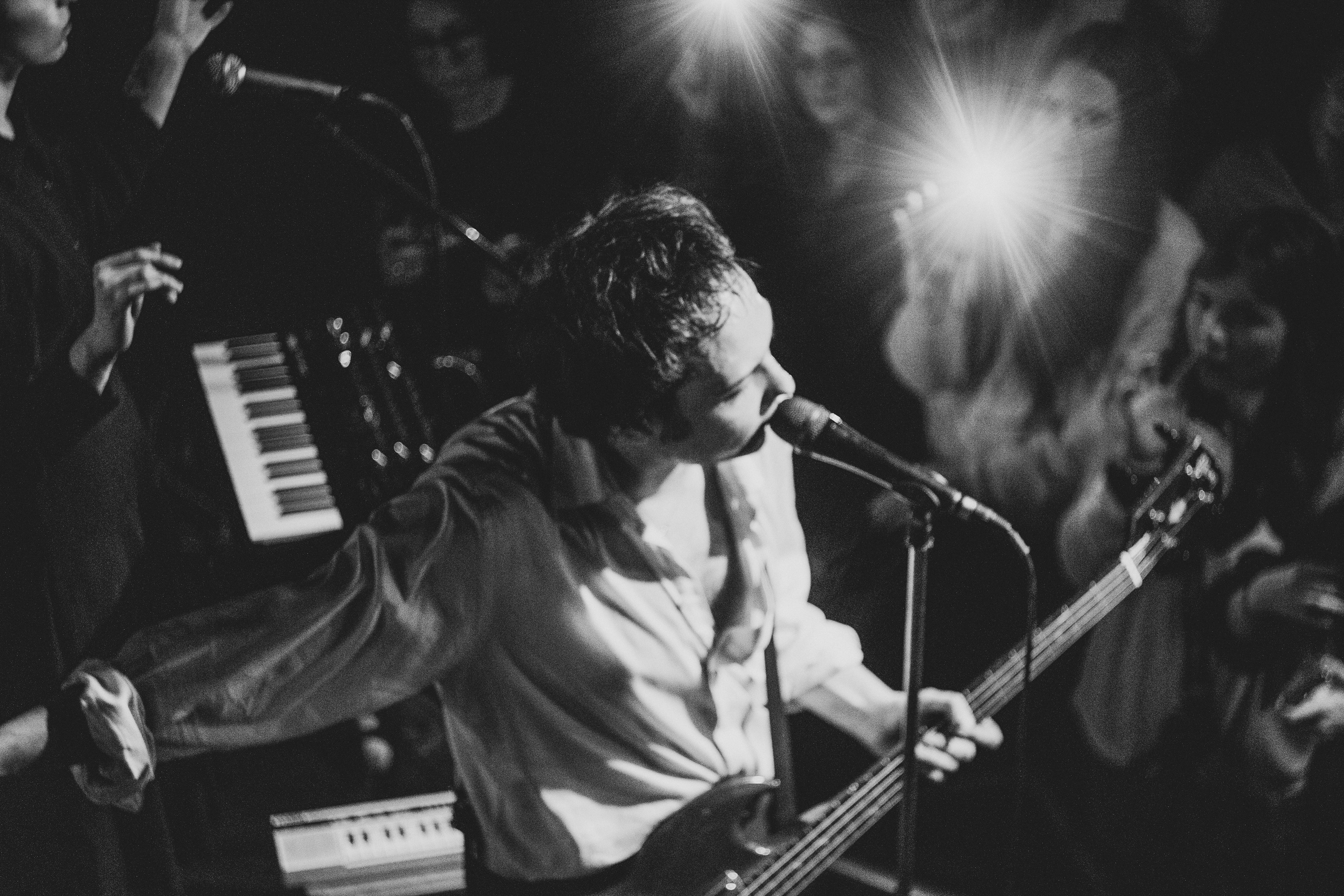 Диктофон. Фотограф для музыкантов, фотограф на концерт, концертный фотограф, съемка концерта, бэкстейдж фотограф