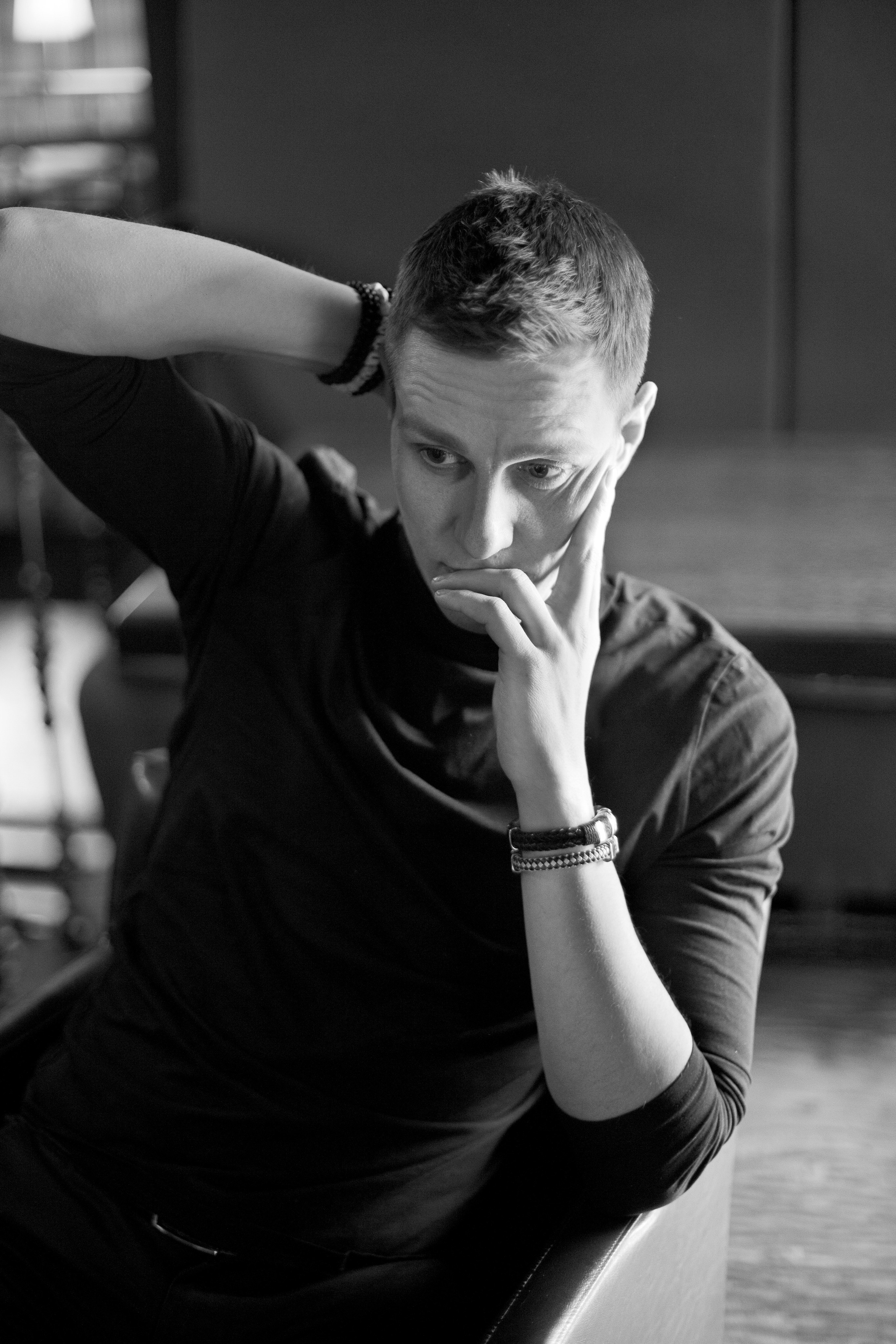 Илья Ларионов. иллюзионист. Психолог с фотоаппаратом Зимина Оксана