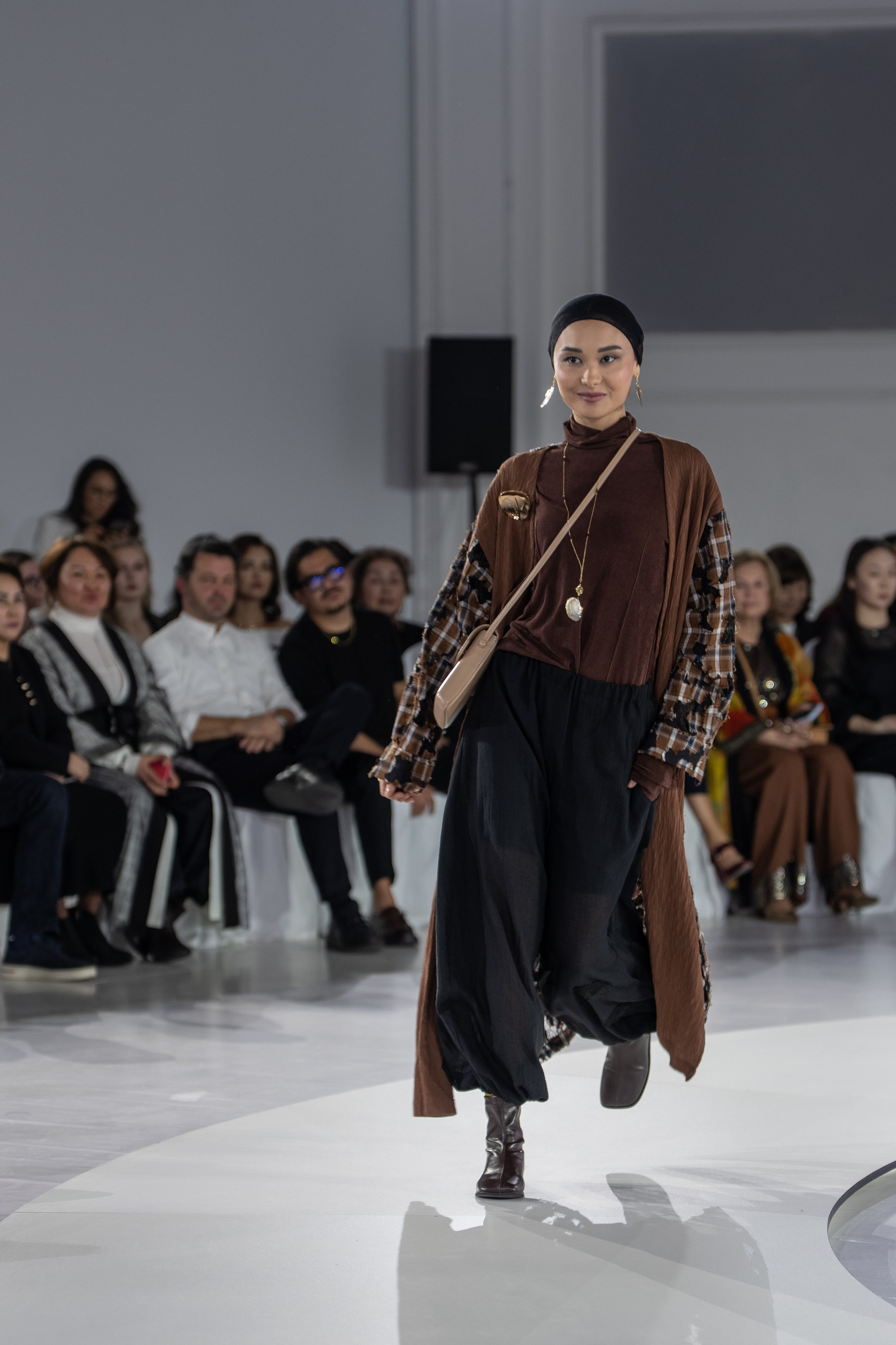 Дезайнер Shakerbay. Сайт Алматинского НЮ АРТ, будуар и фэшн фотографа Дениса Карпенко