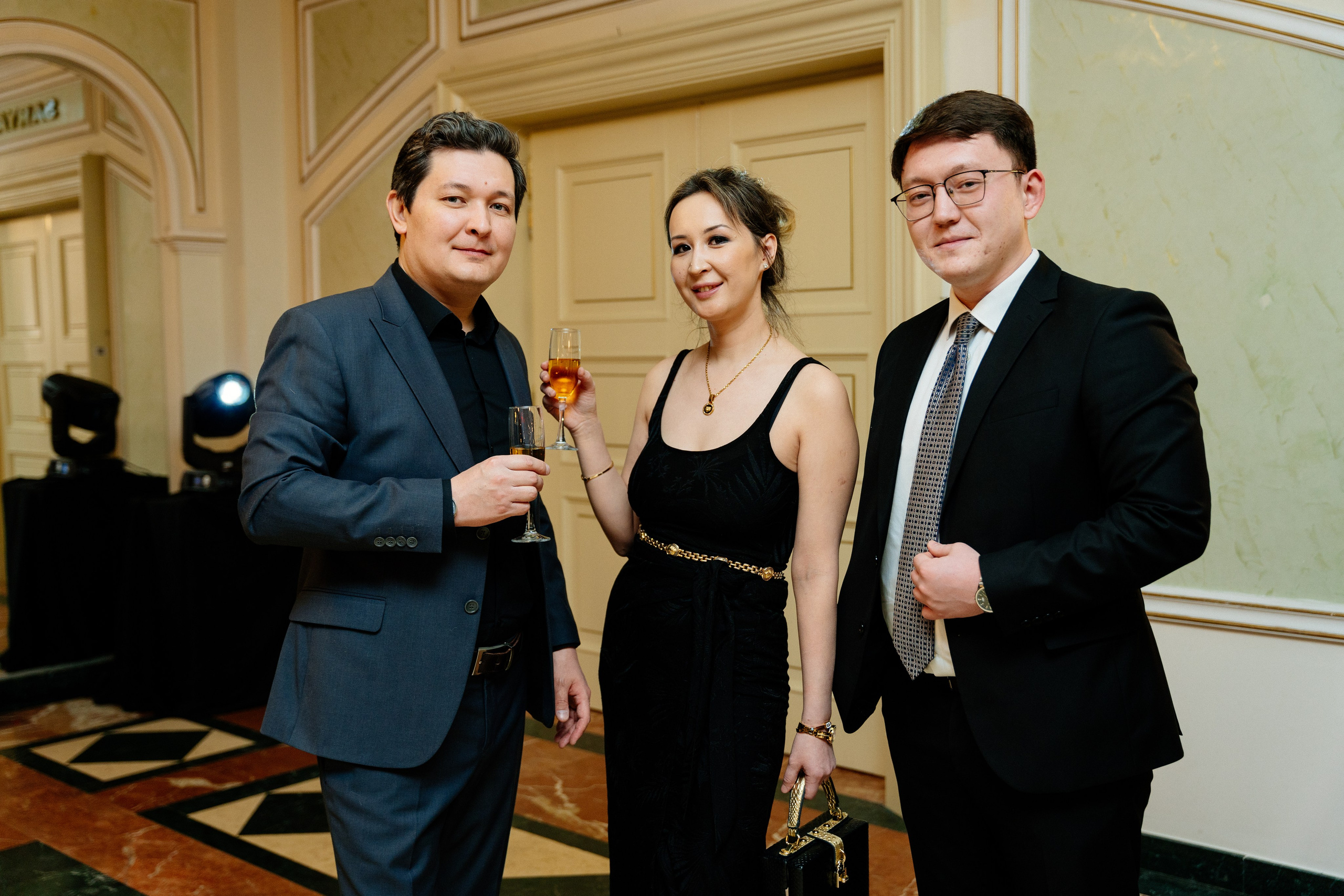 Корпоратив Allure 2023. Репортажный фотограф в Астане — Диана Калтаева, портретный фотограф