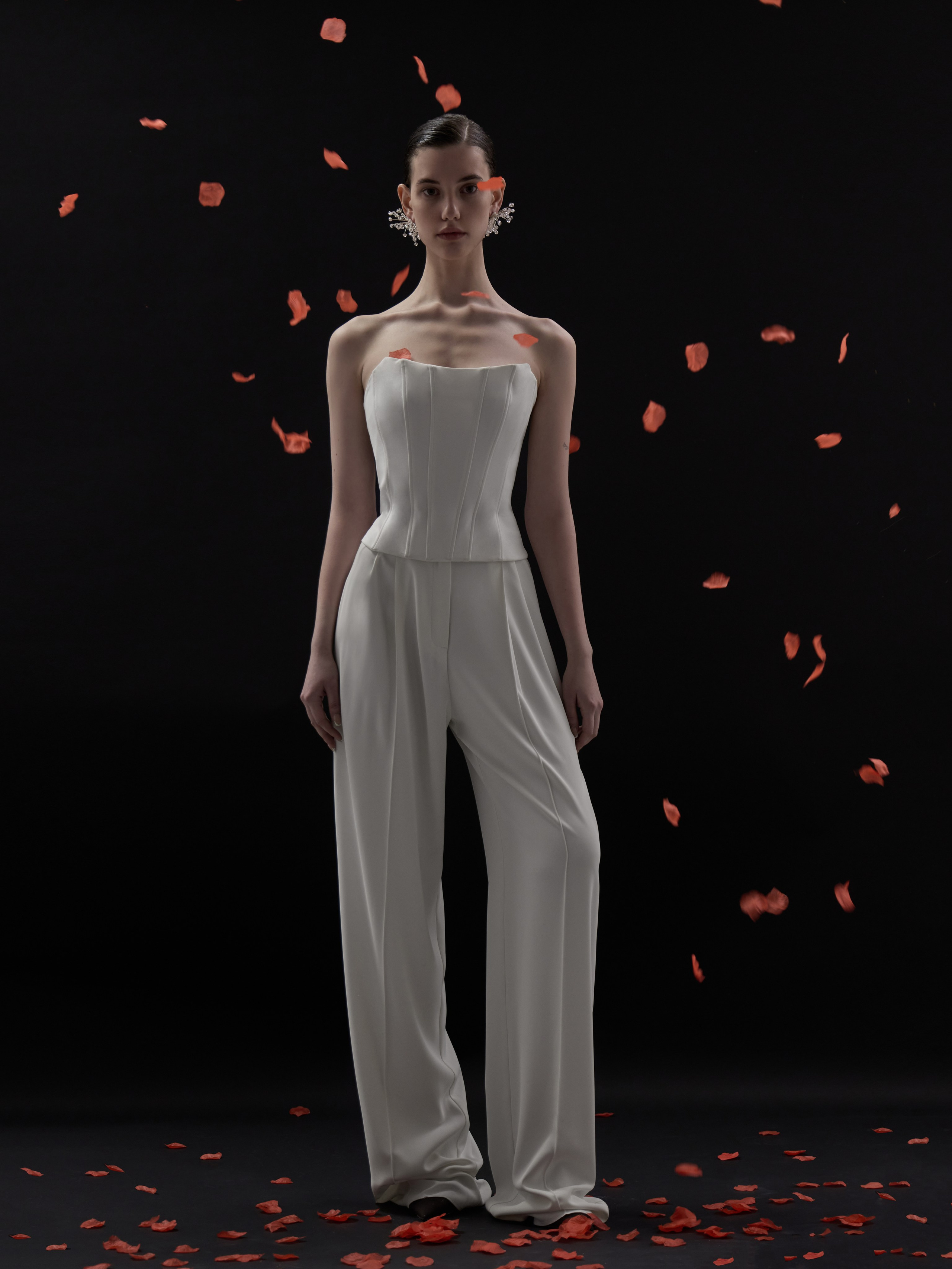 Каталожная съемка одежды для брендов под ключ в Москве