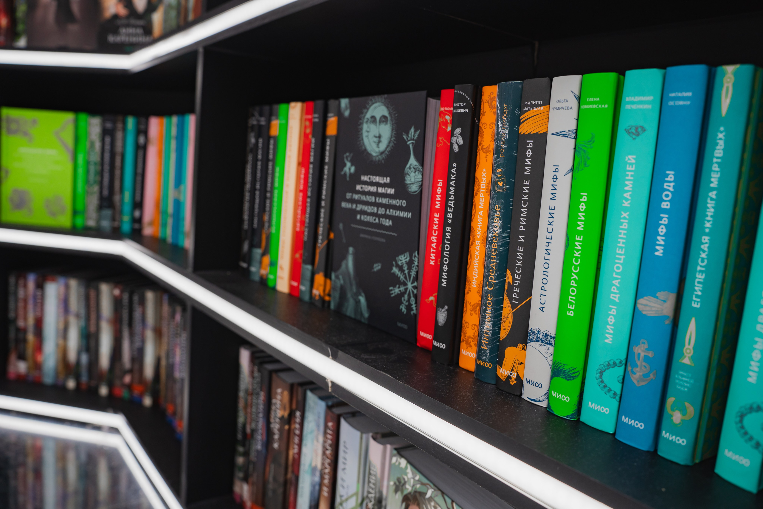 МИФ Non/fictio№ 2025 стенды. Репортажный фотограф Анастасия Рубцова