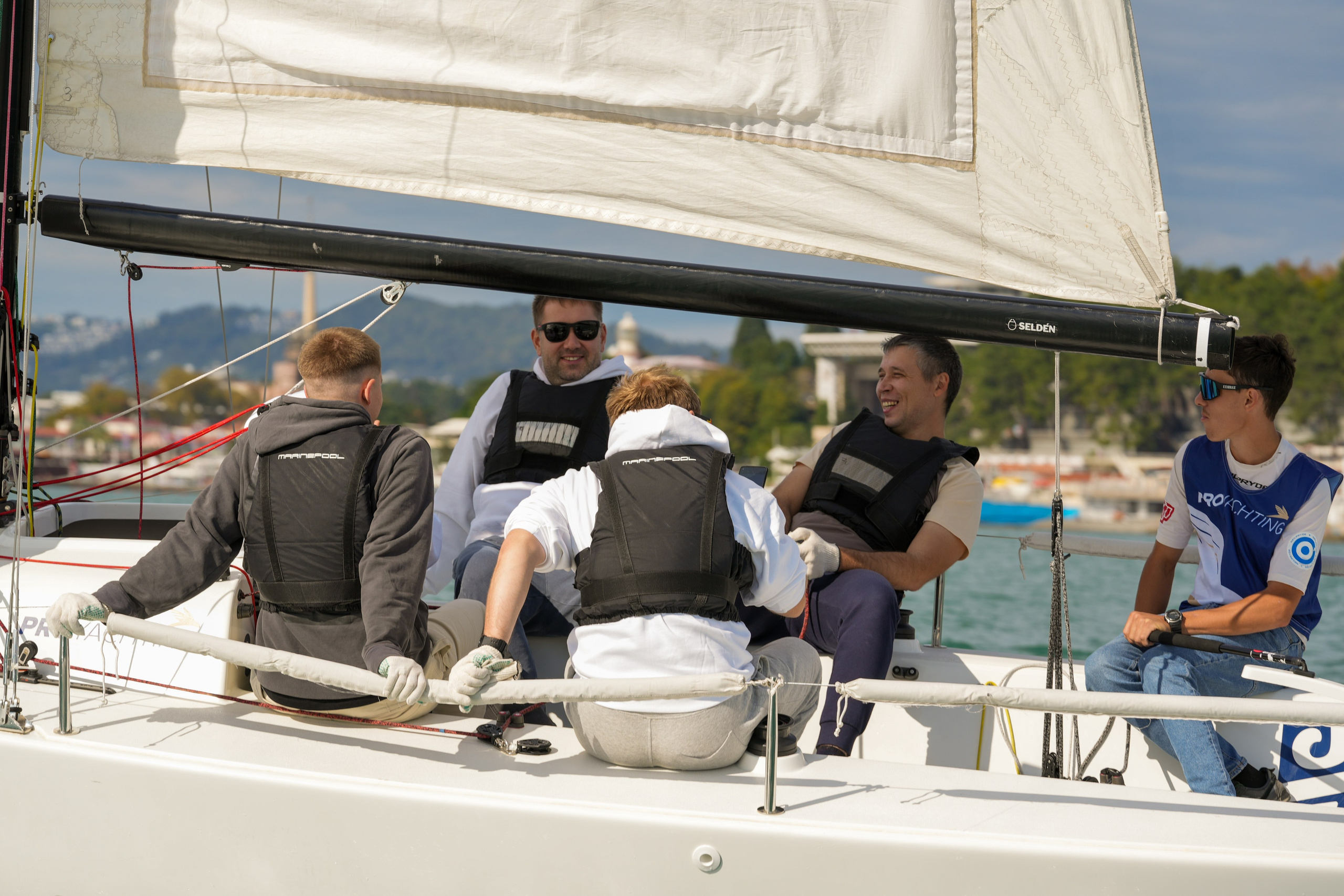 Яхтенная регата для компании Агрегатка. Репортажный фотограф в Красной Поляне и Сочи Павлюченко Екатерина