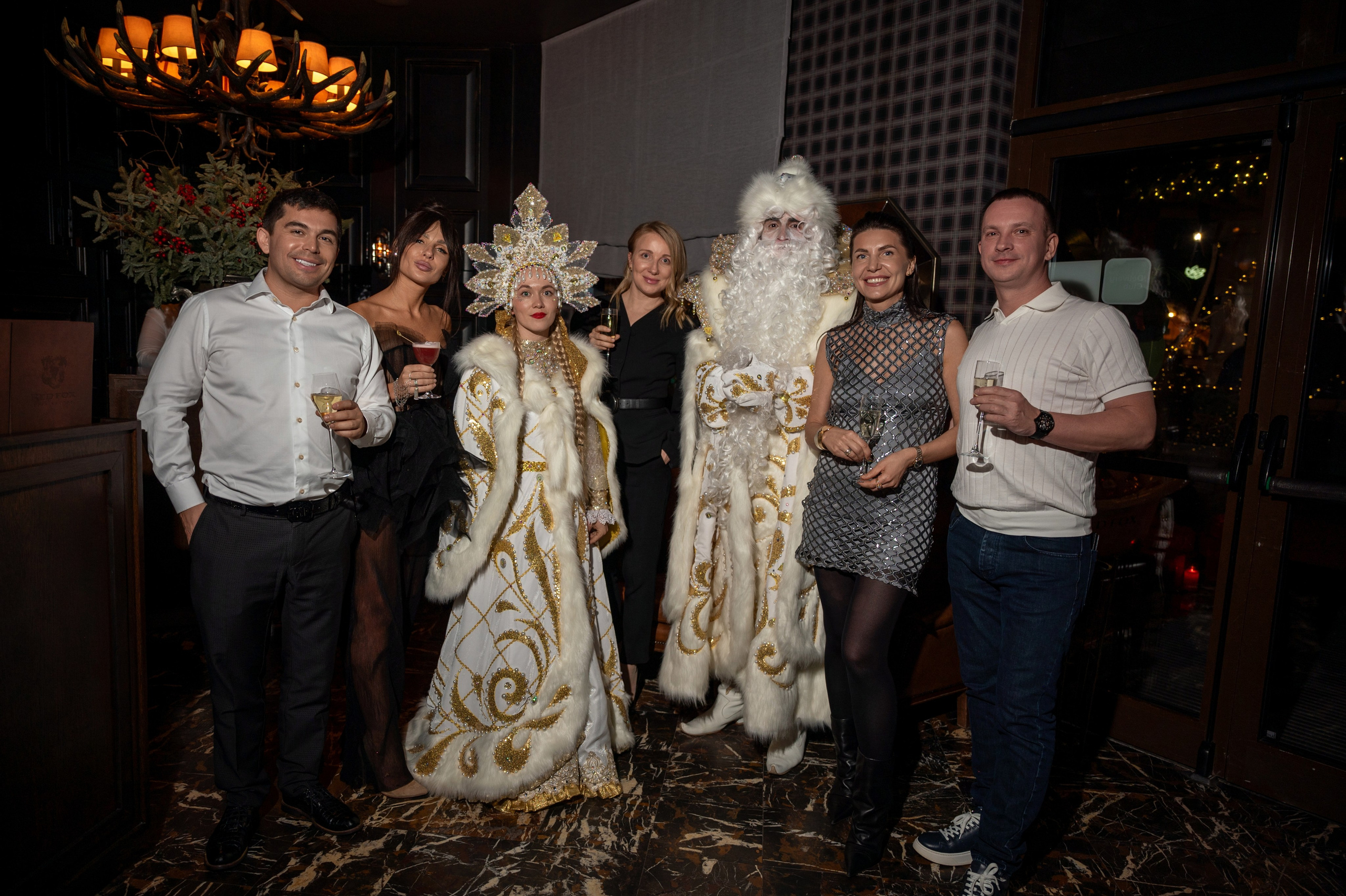 Новый год 2025 в ресторане Red Fox. Репортажный фотограф в Красной Поляне и Сочи Павлюченко Екатерина