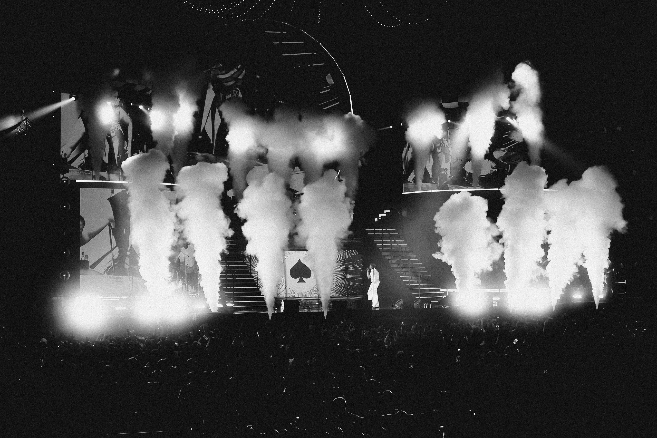 ВАНЯ ДМИТРИЕНКО