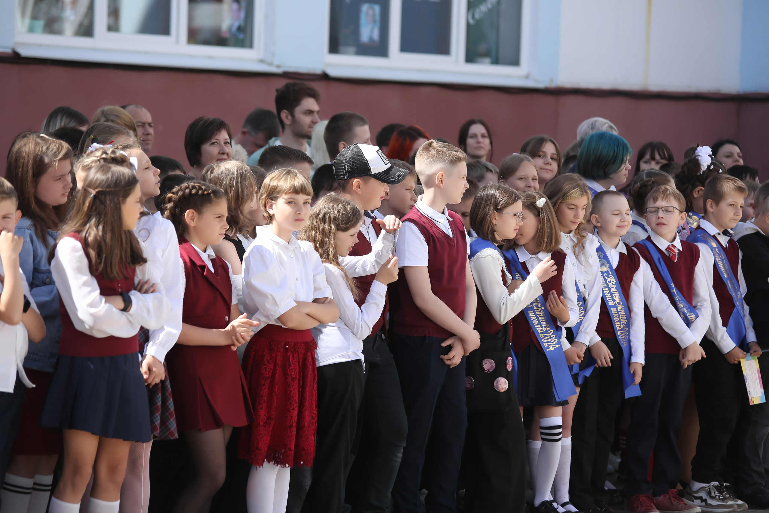 ЛИНЕЙКА «ПОСЛЕДНИЙ ЗВОНОК» 9 ШКОЛА 2024 г МЦЕНСК. ТВОЙ АЛЬБОМ / ТВОИ ПРАВИЛА