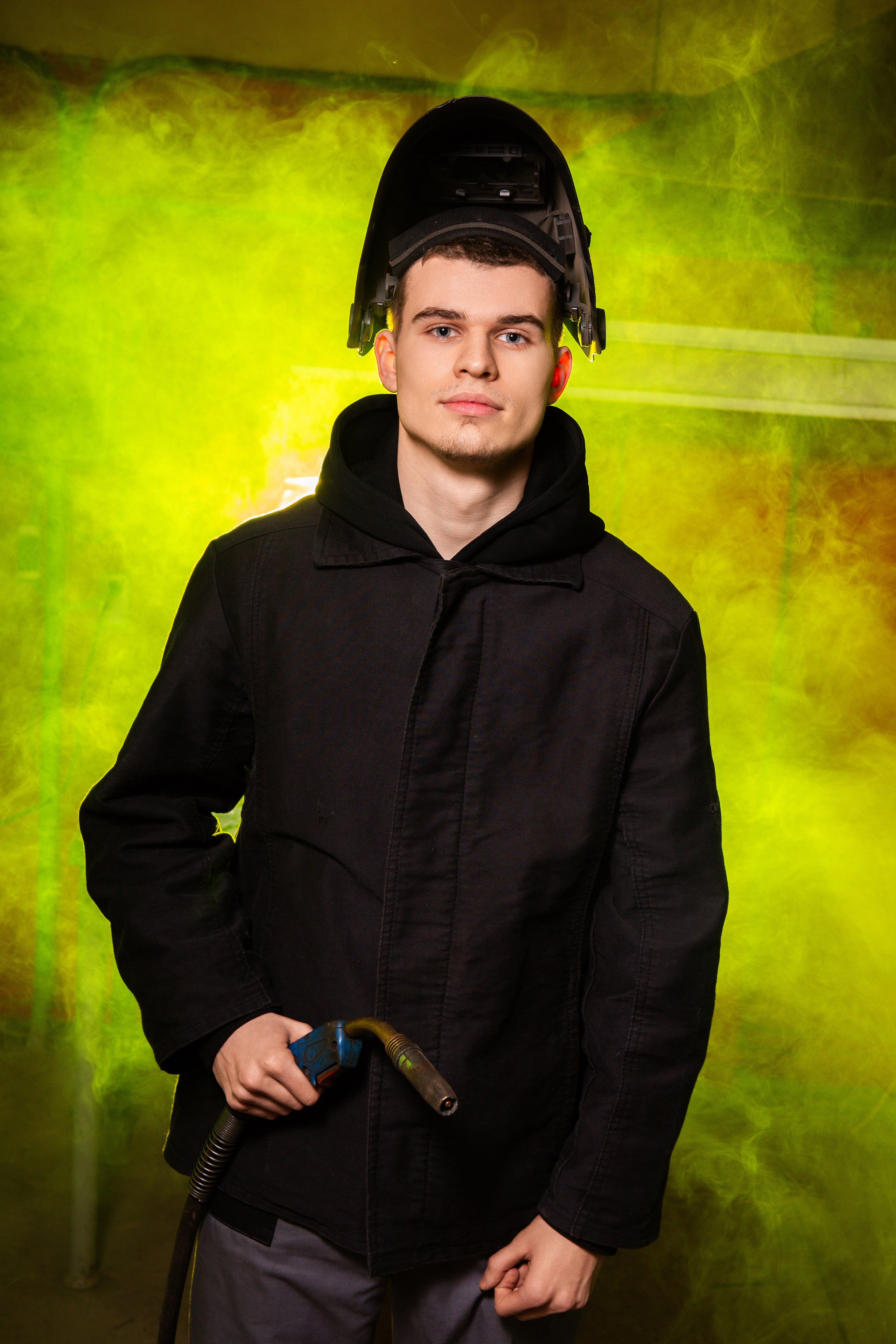 Портретная Фотосессия в Цеху для Выпускников Сварщиков | Твой Альбом Мценск. ТВОЙ АЛЬБОМ / ТВОИ ПРАВИЛА