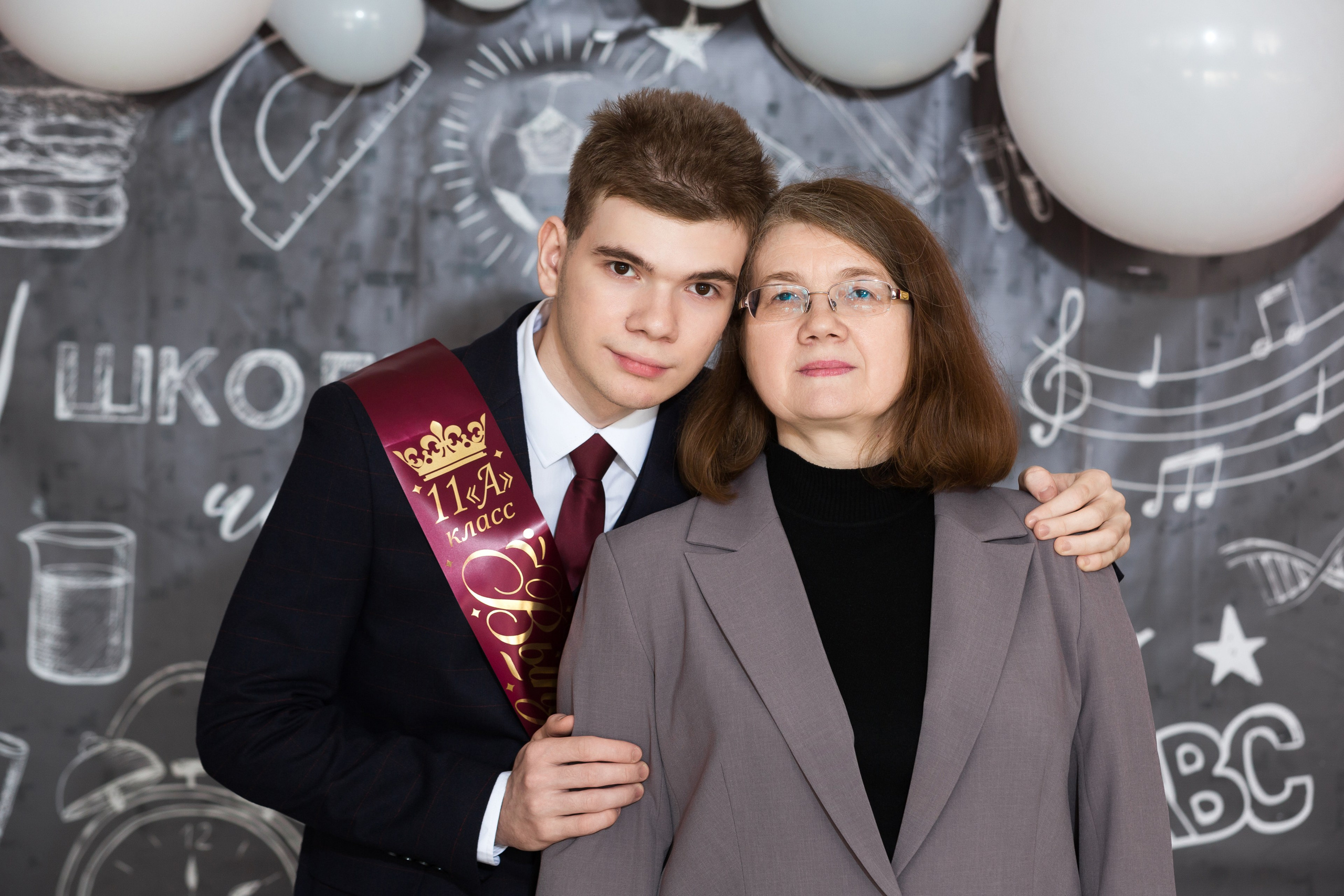 ФОТОСЕССИЯ С РОДИТЕЛЯМИ «ПОСЛЕДНИЙ ЗВОНОК — 2025» 9 ШКОЛА Г.МЦЕНСК. ТВОЙ АЛЬБОМ / ТВОИ ПРАВИЛА