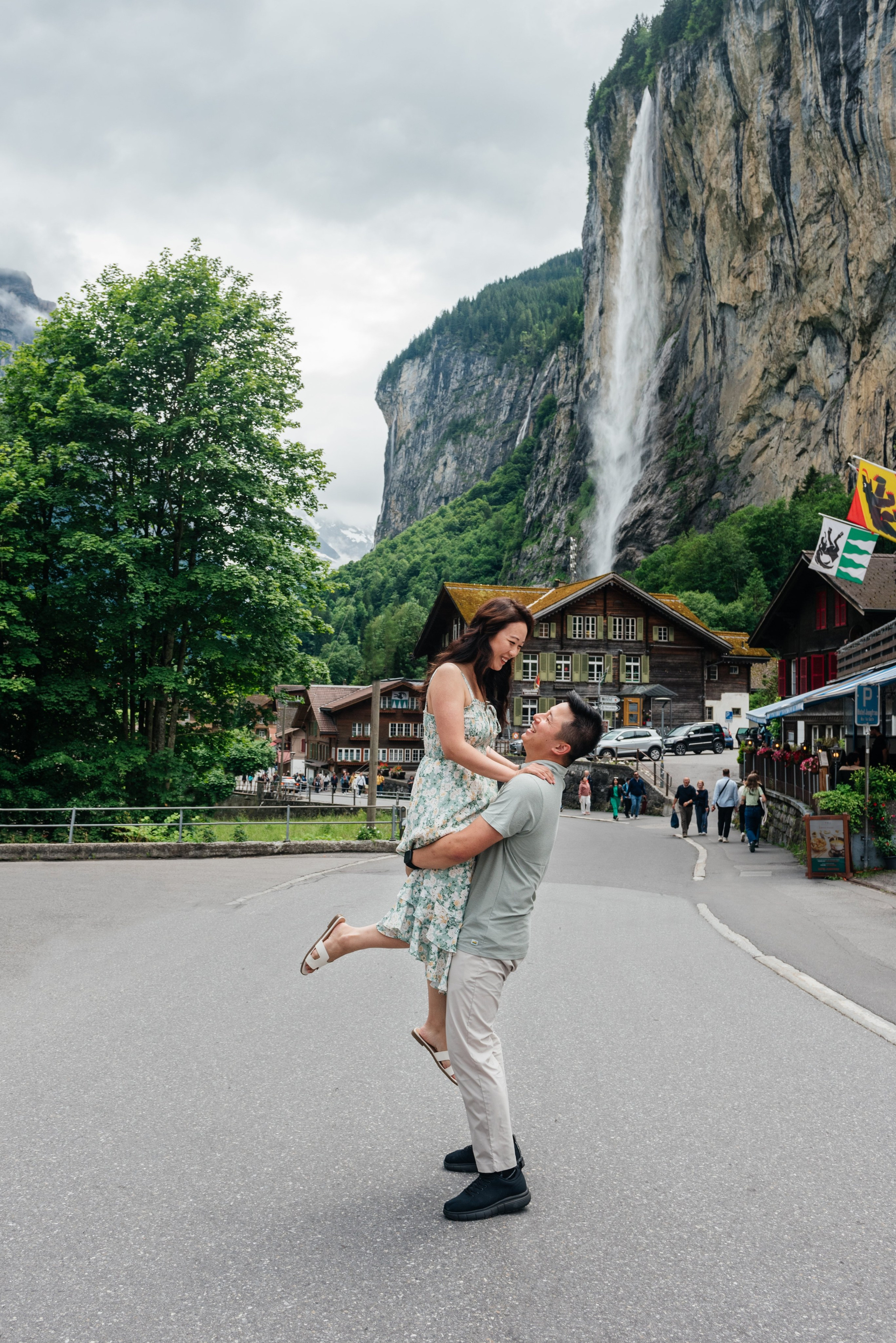 Bernice, Bryant and Kira (Lauterbrunnen, Switzerland). Photographer in Switzerland and Europe Anna Alekseenko