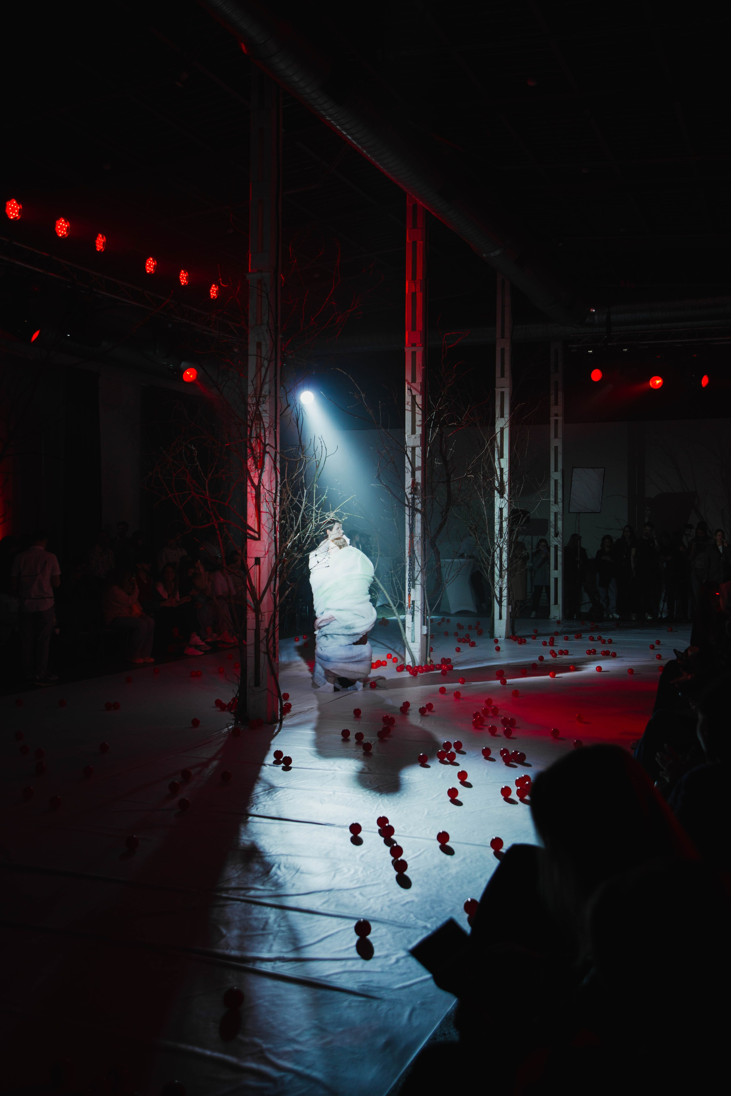 Показ «Красный Шум». Ксения Glossa. Портретный и репортажный фотограф в Самаре